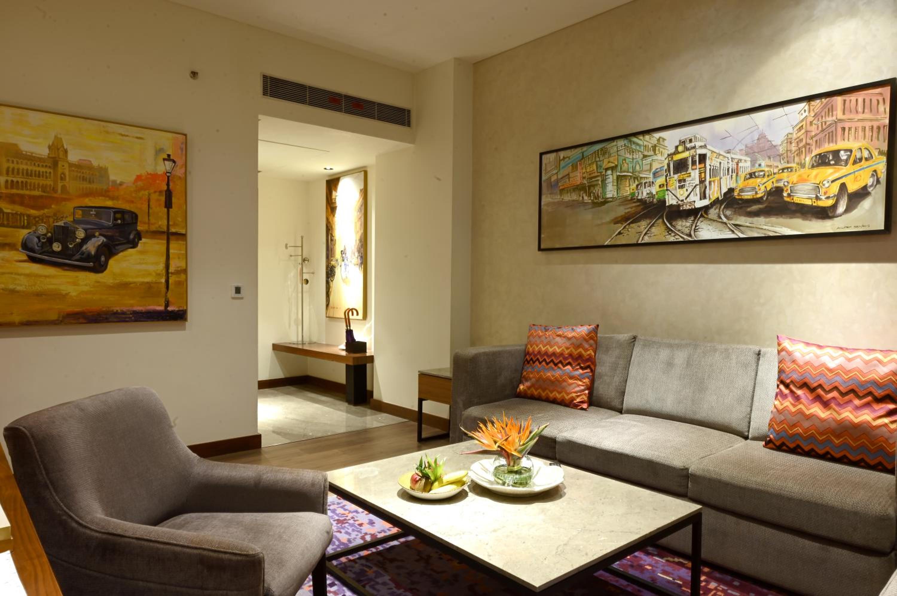 Deluxe Suite city view king bed with one way airport transfer Deluxe Suite city view king bed with one way airport transfer