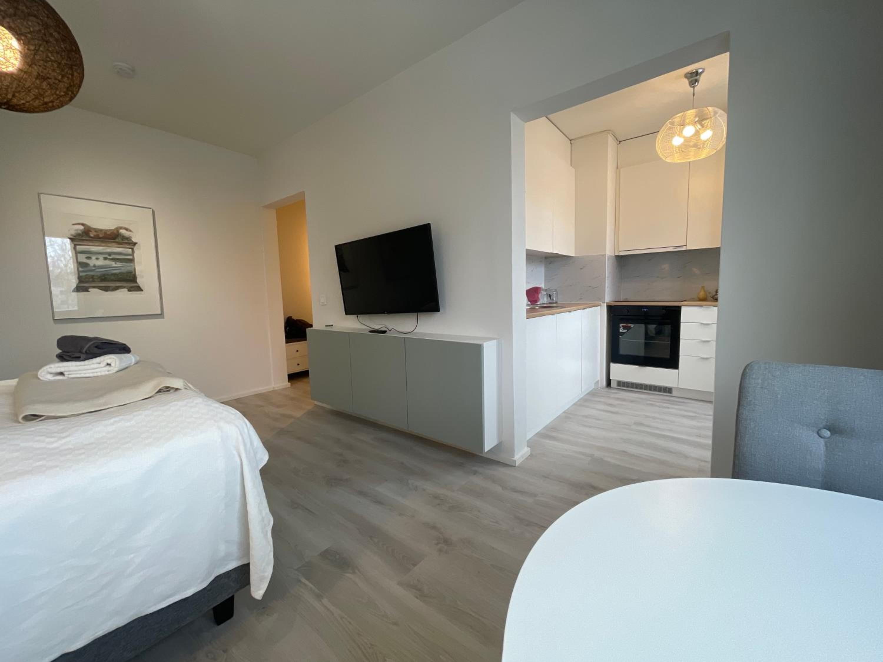 One-Bedroom Apartment - Photo 14
