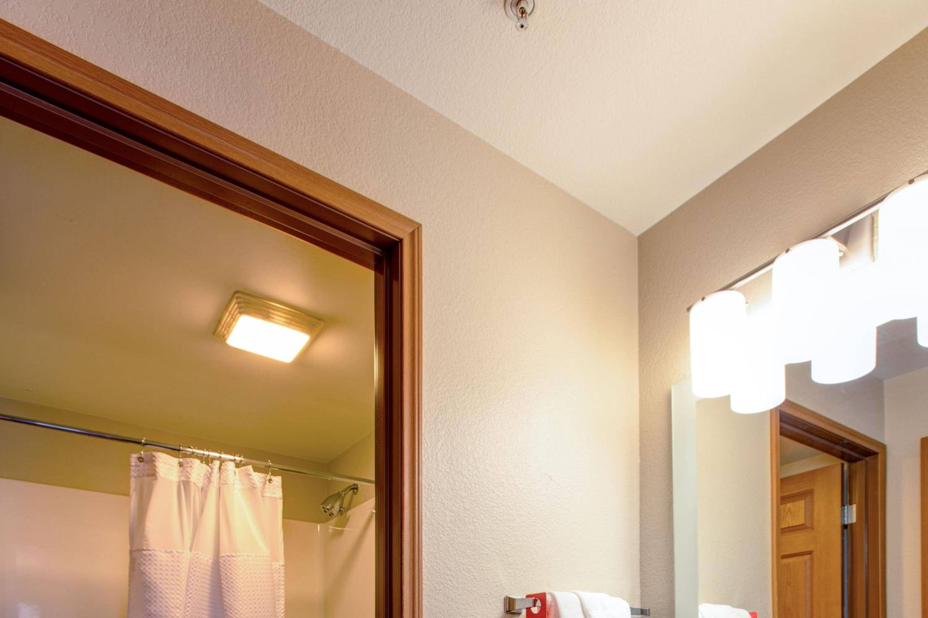 Two-Bedroom Suite - Photo 2