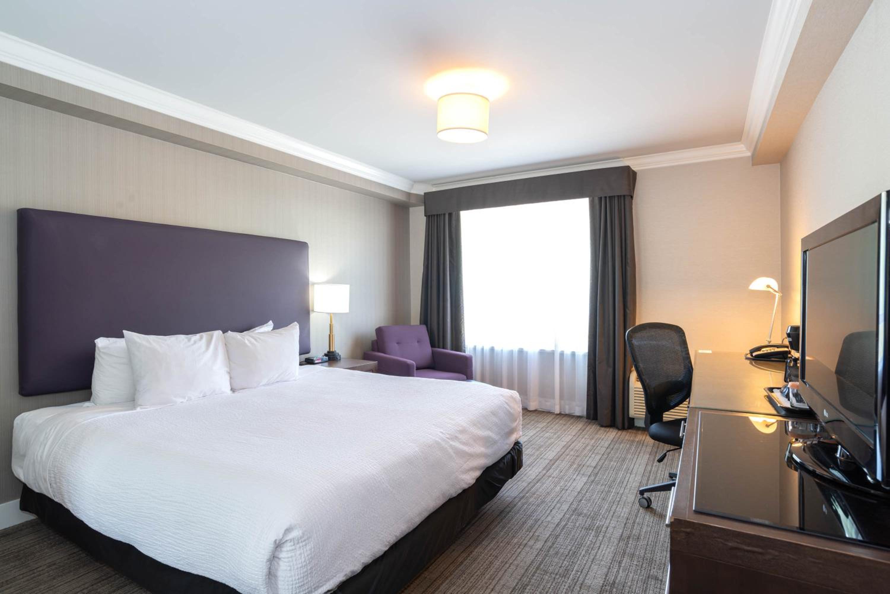 Standard Room, 1 King Bed - Photo 1