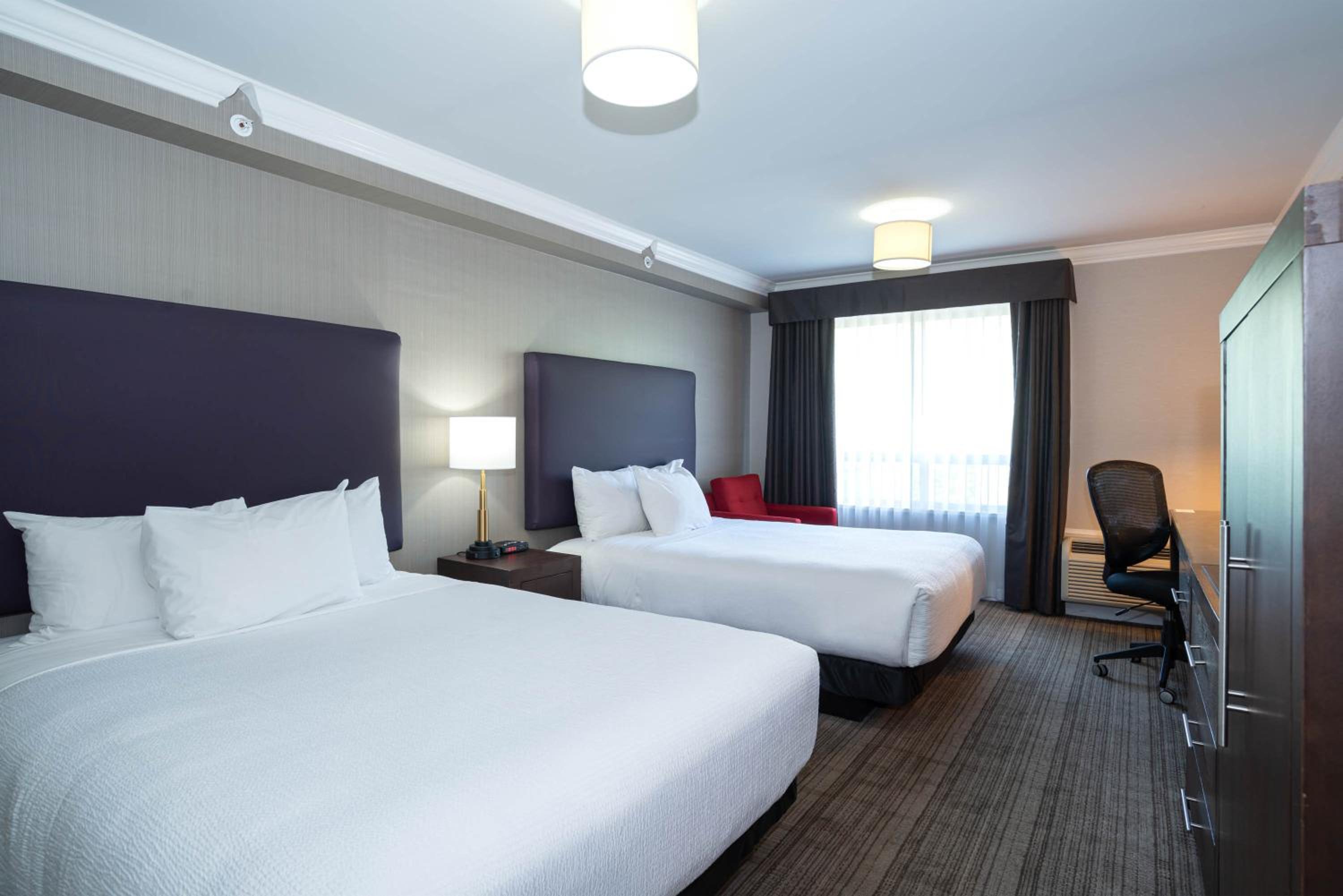 Standard Room, 2 Queen Beds - Photo 1