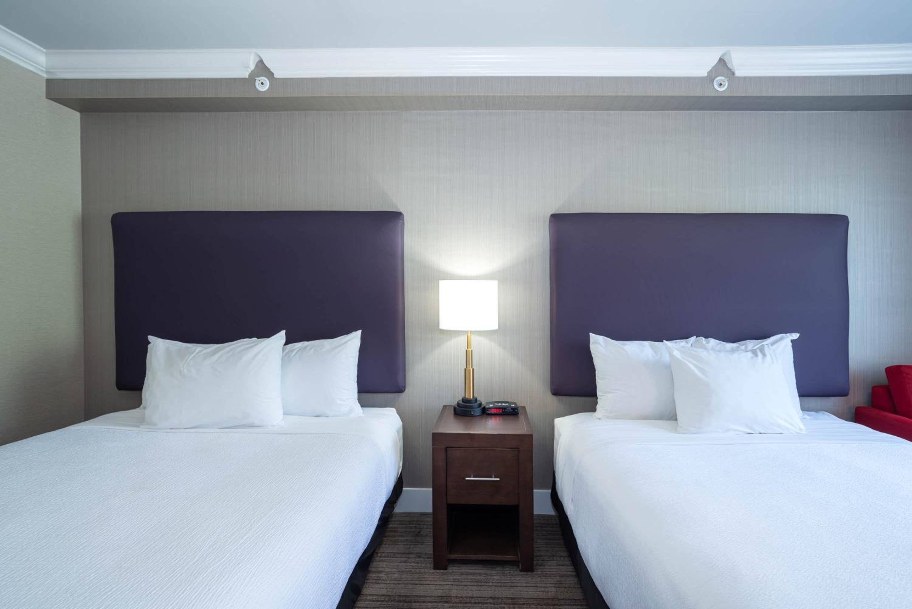 Standard Room, 2 Queen Beds - Photo 2