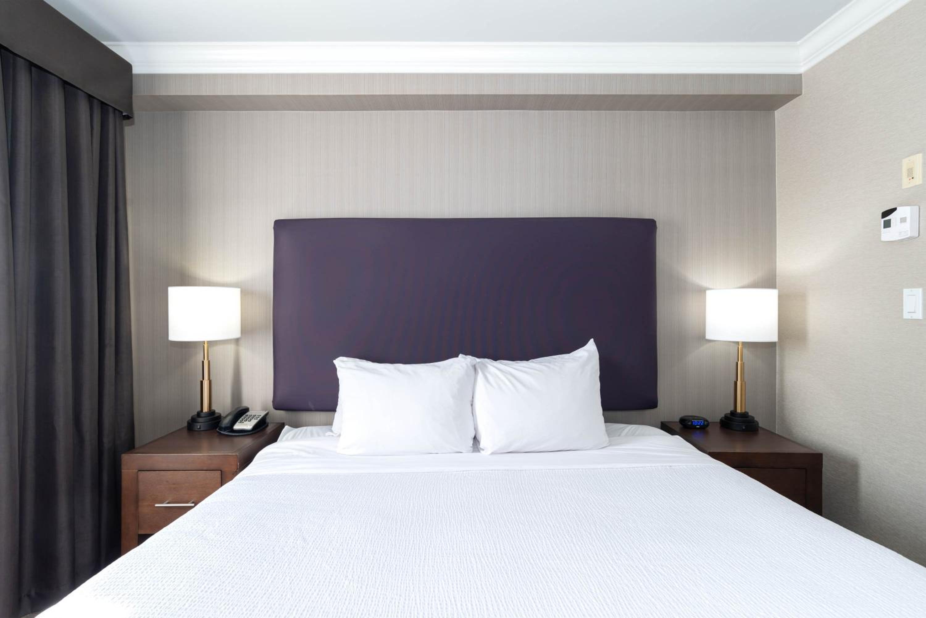 Standard Suite, 1 King Bed, Kitchenette - Photo 7