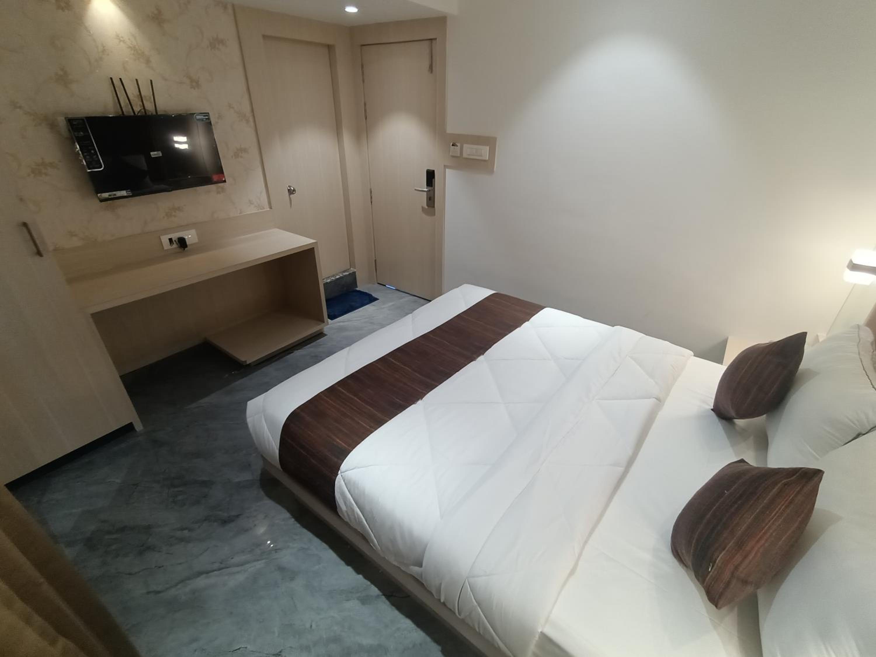 Deluxe Double Room photo 2