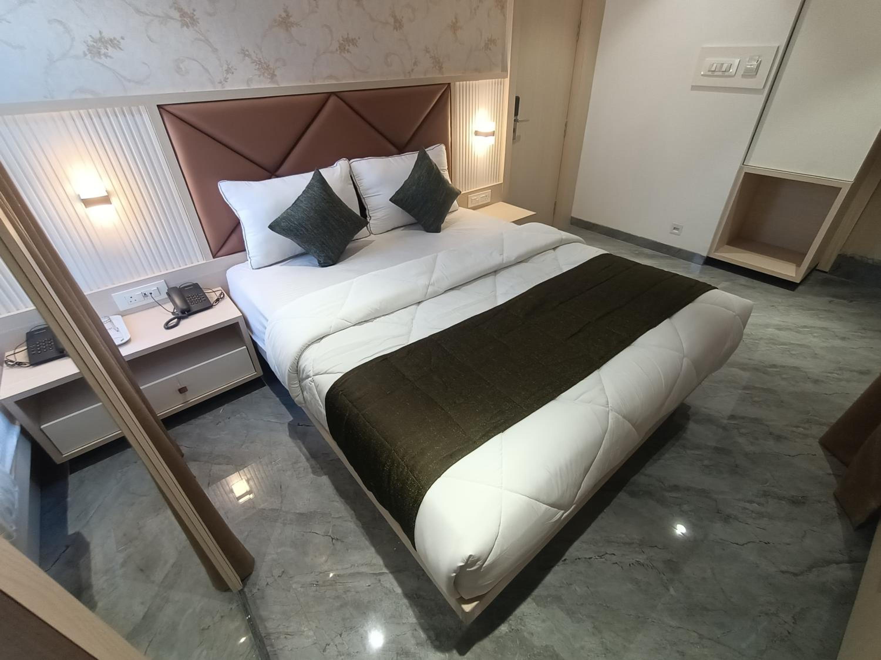 Deluxe Double Room photo 3