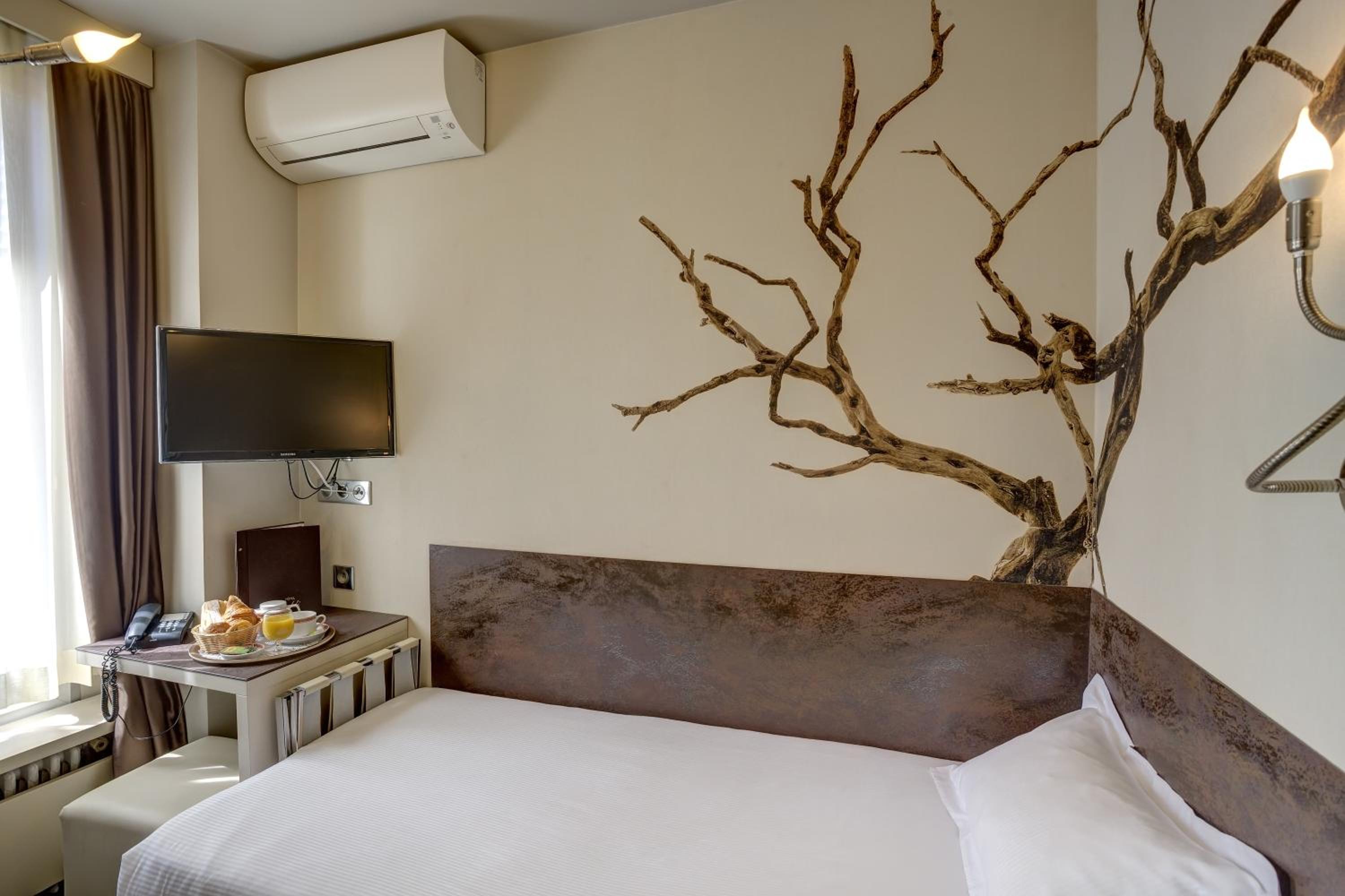 Small Single Room photo 2