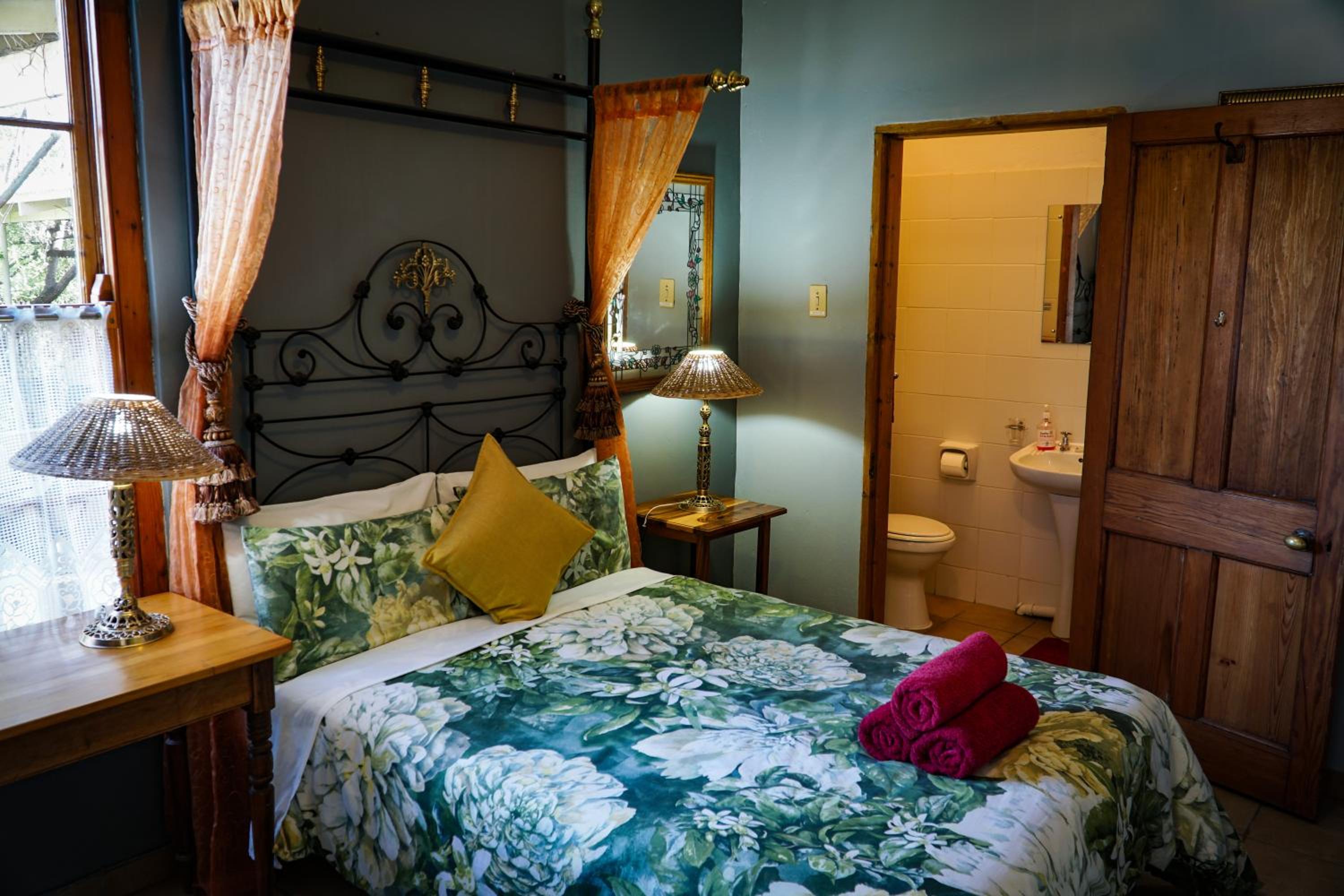 Economy Triple Room