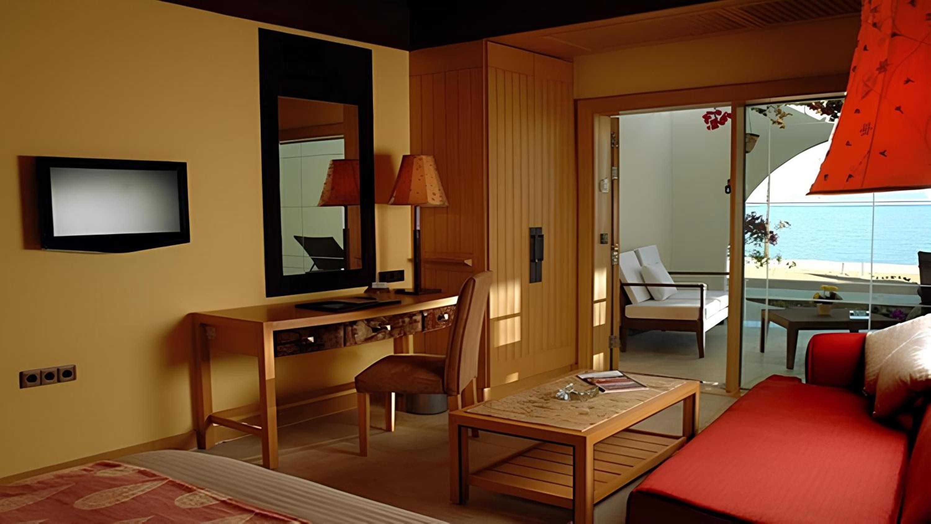 Deluxe Room with Terrace and Sea View - Photo 1