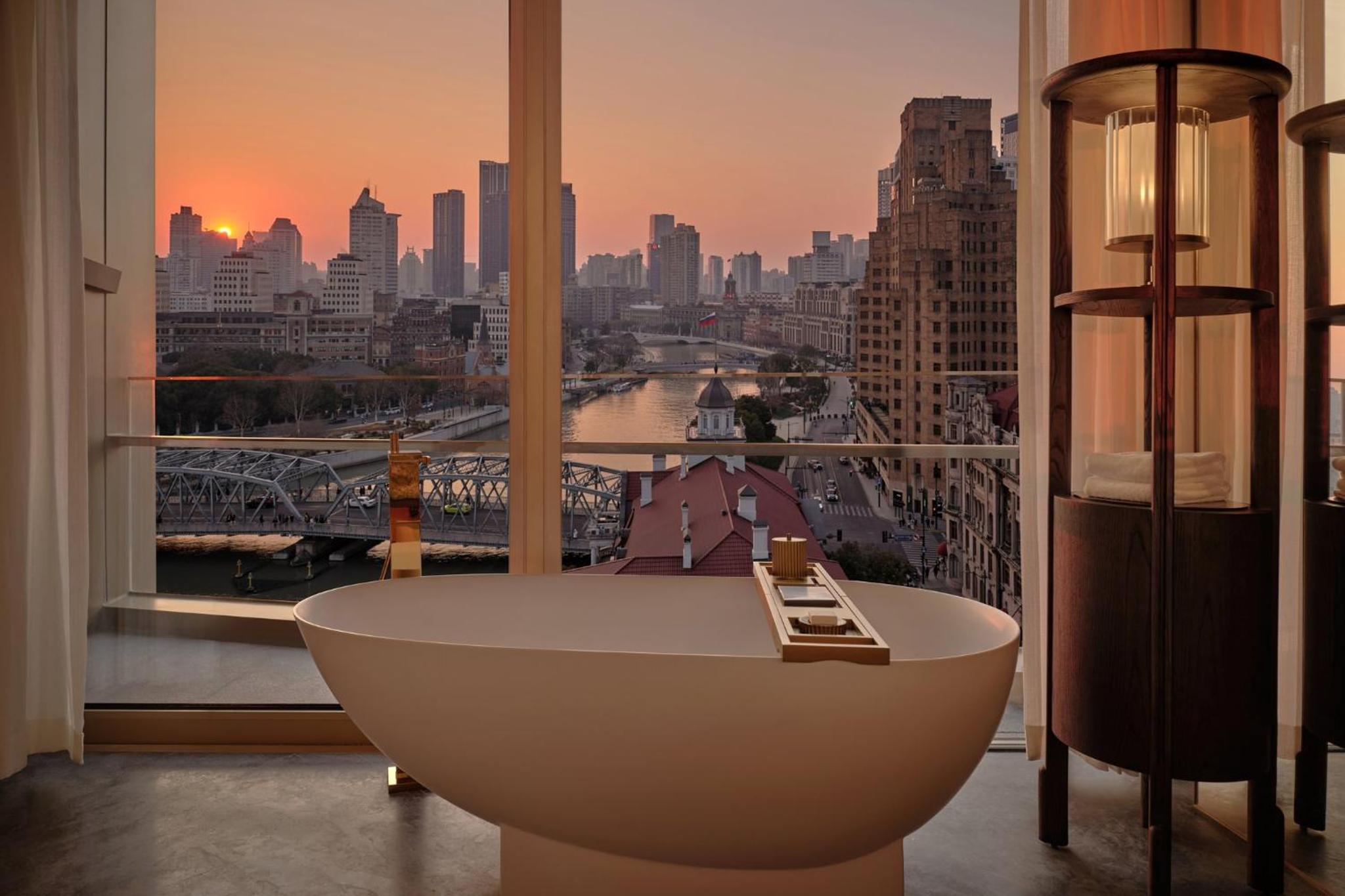 Seagull Suite with Bund View