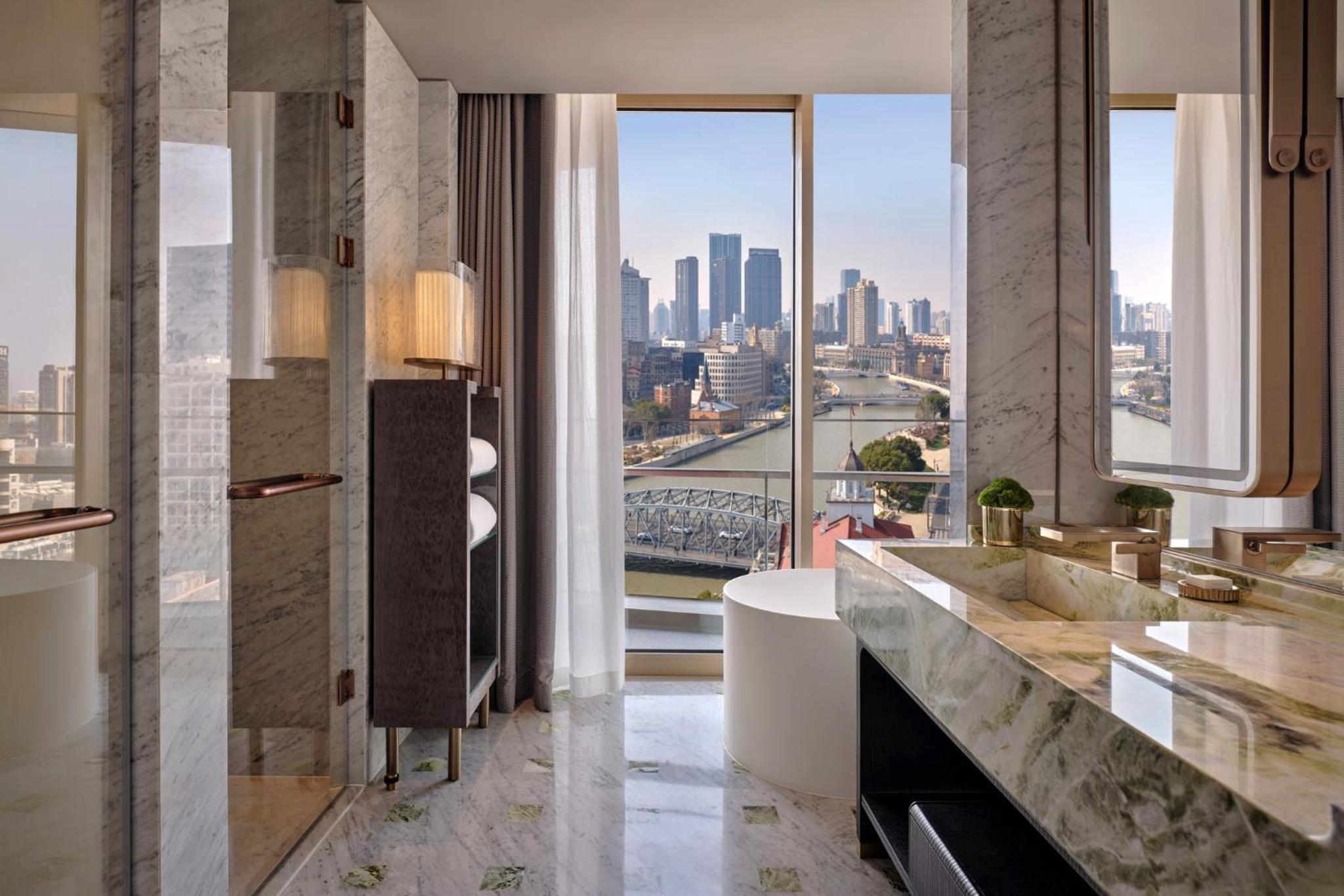 Classic King Room with Garden Bridge View