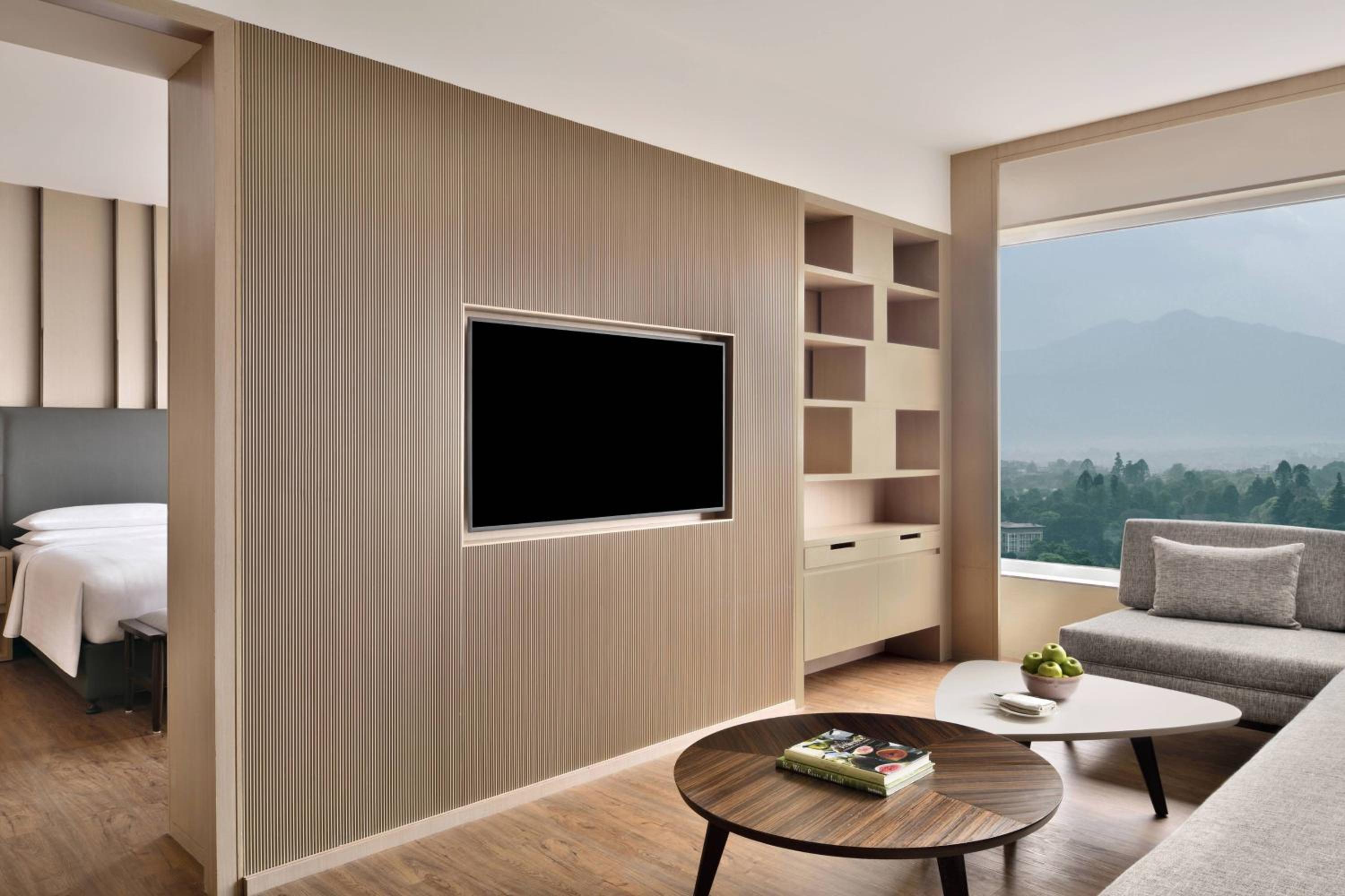 Executive Suite with M Club lounge access, Mountain view - Photo 4