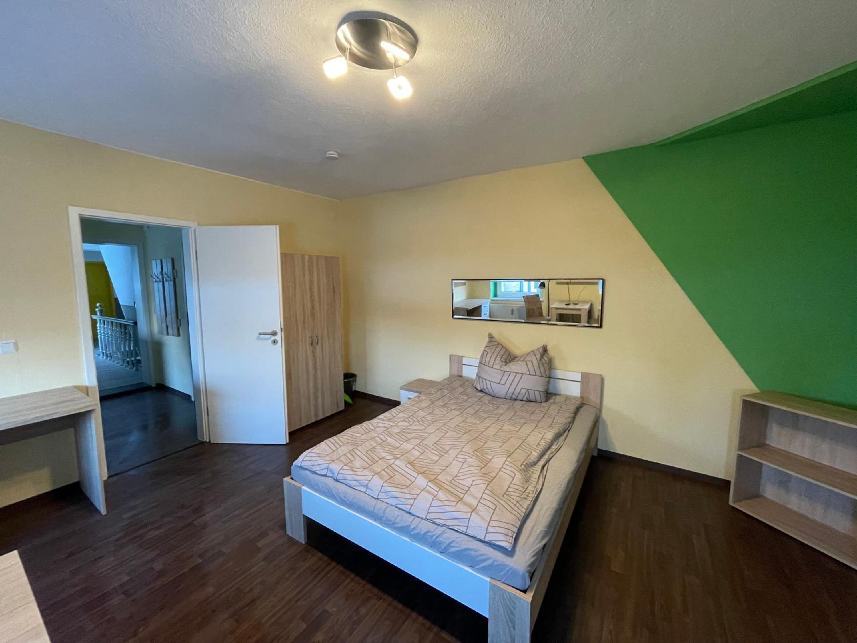 One-Bedroom Apartment photo 1