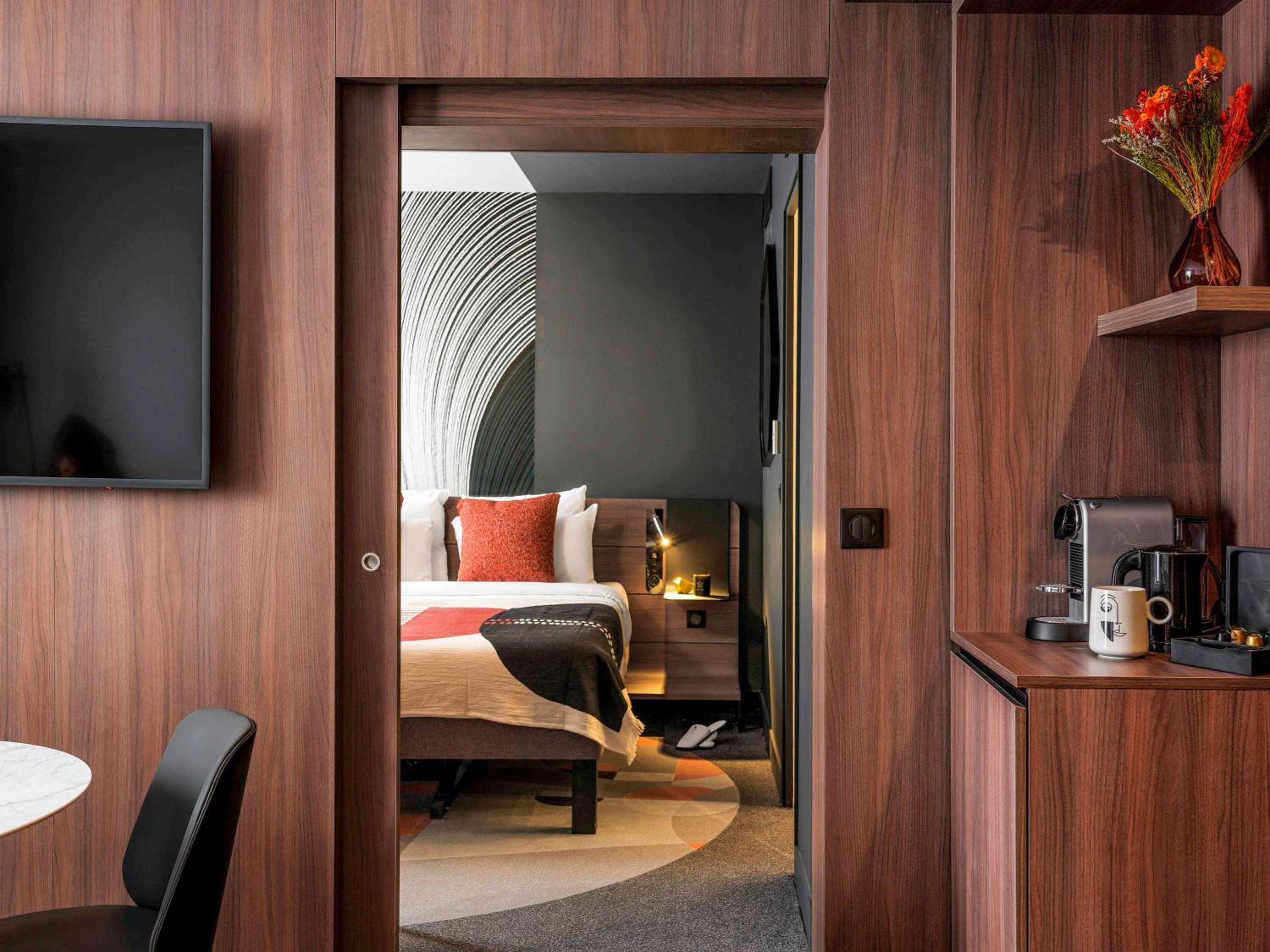 Superior Suite, One Double Bed, View of Eiffel To wer