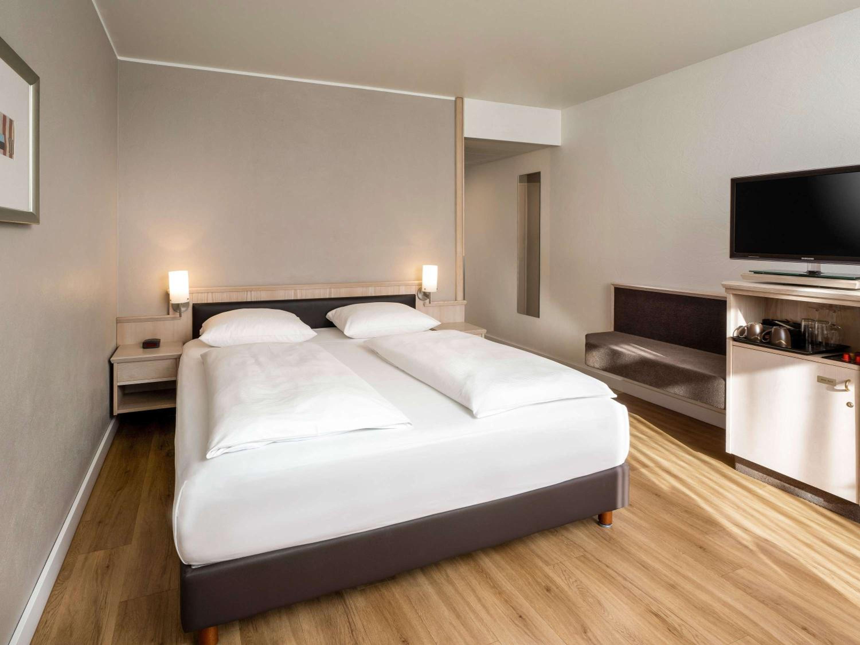 Superior King Room - Photo 7