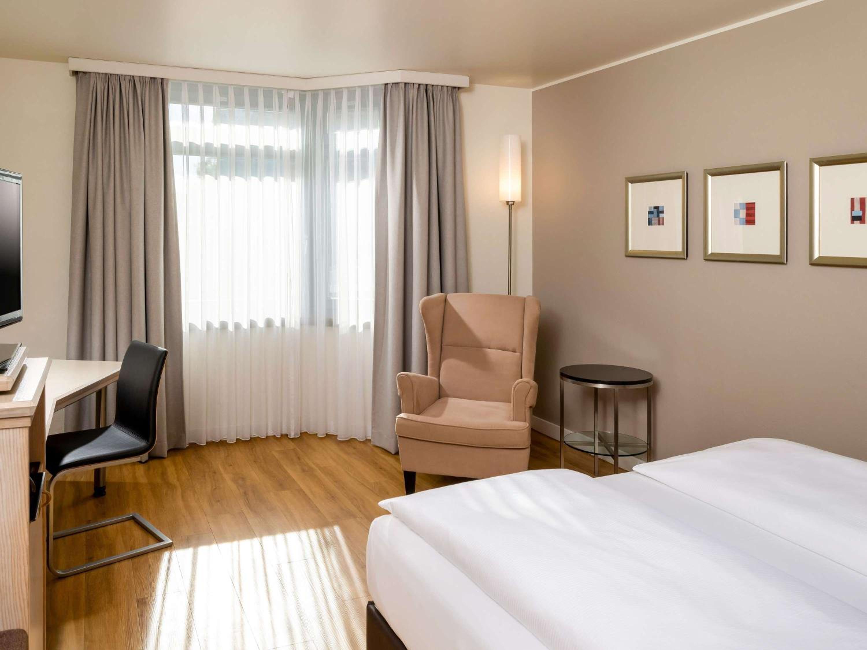 Superior King Room - Photo 8