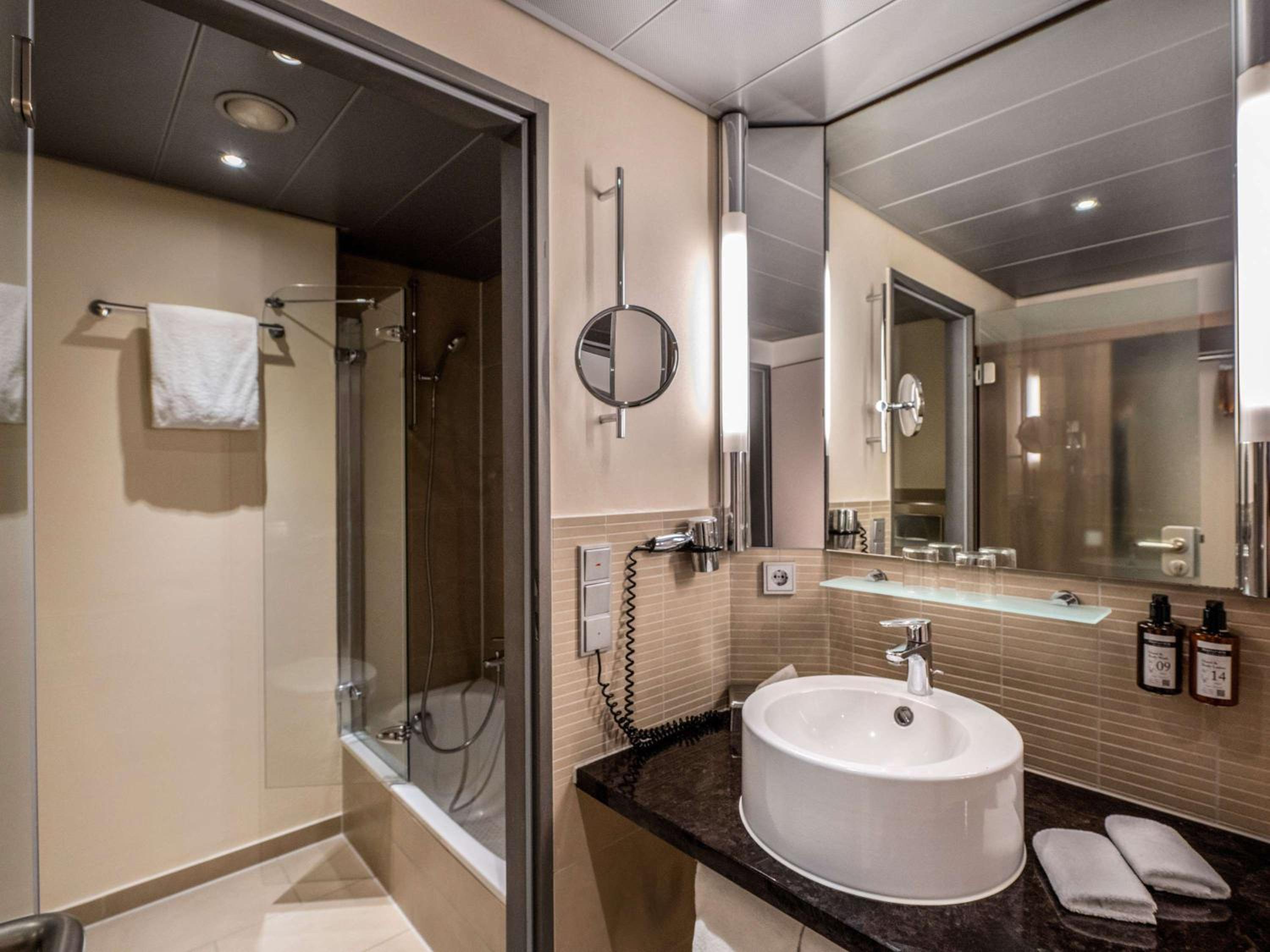 Classic Twin Room - Photo 4