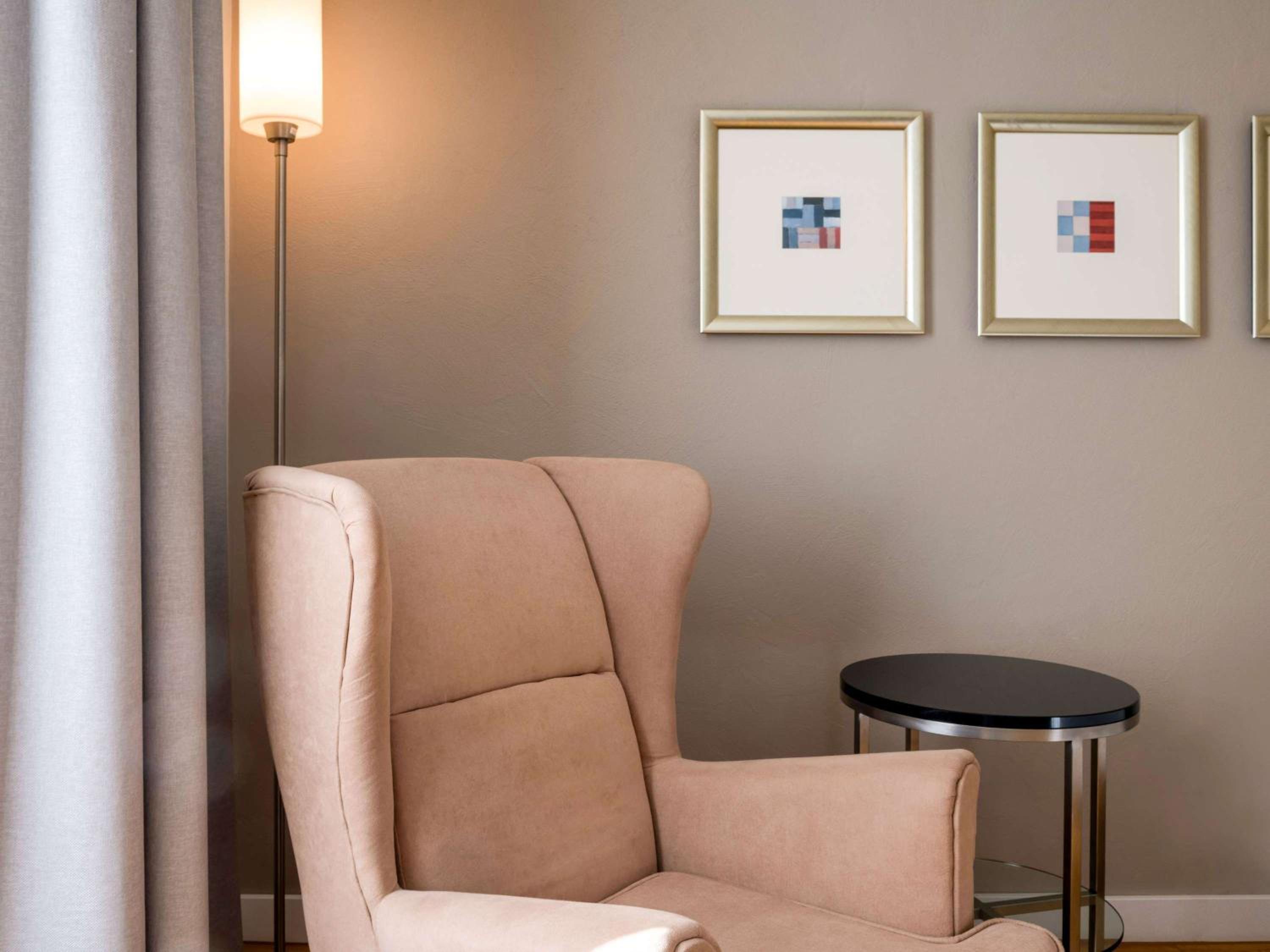Superior King Room - Photo 9