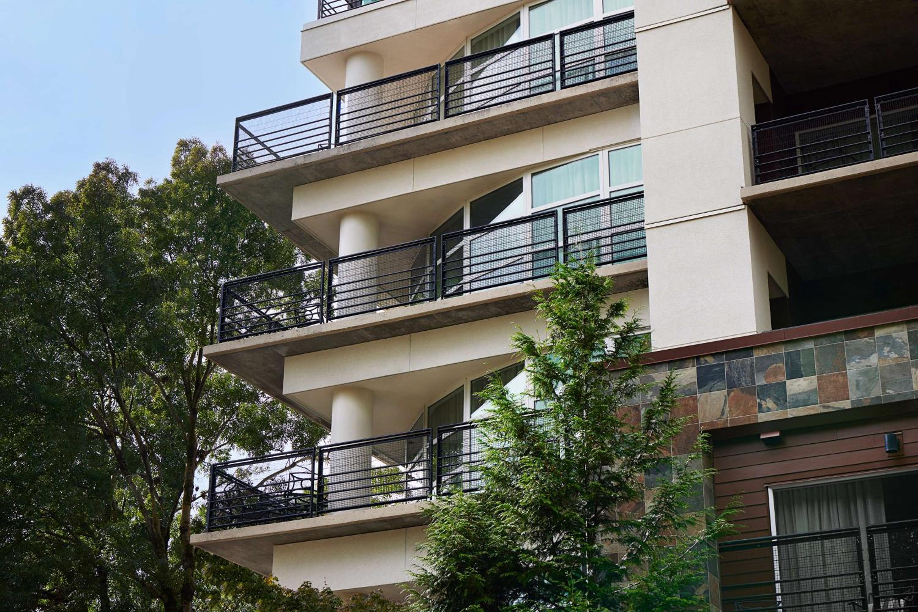 One-Bedroom King Suite with Balcony
