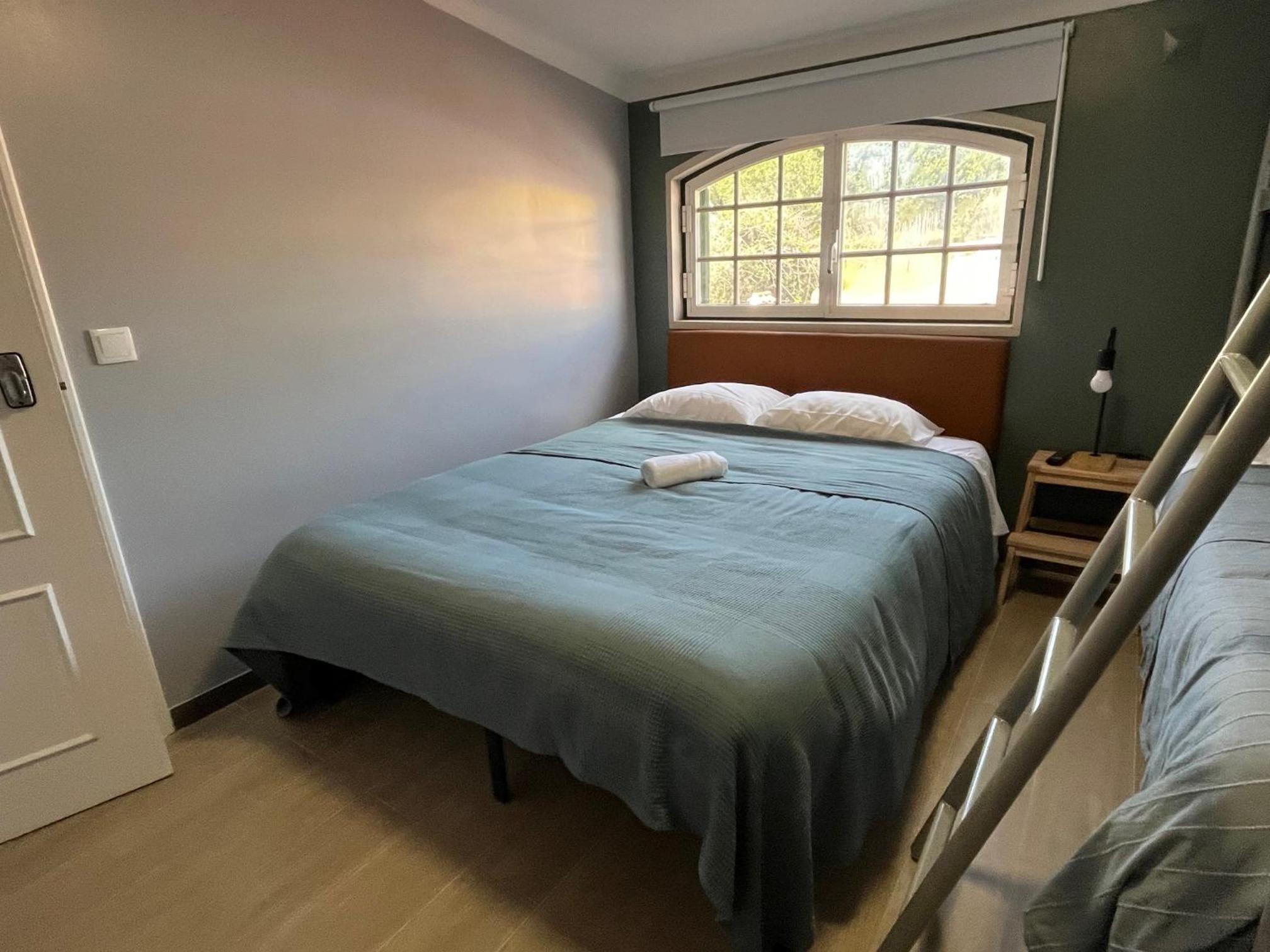Quadruple Room with Private Bathroom photo 2