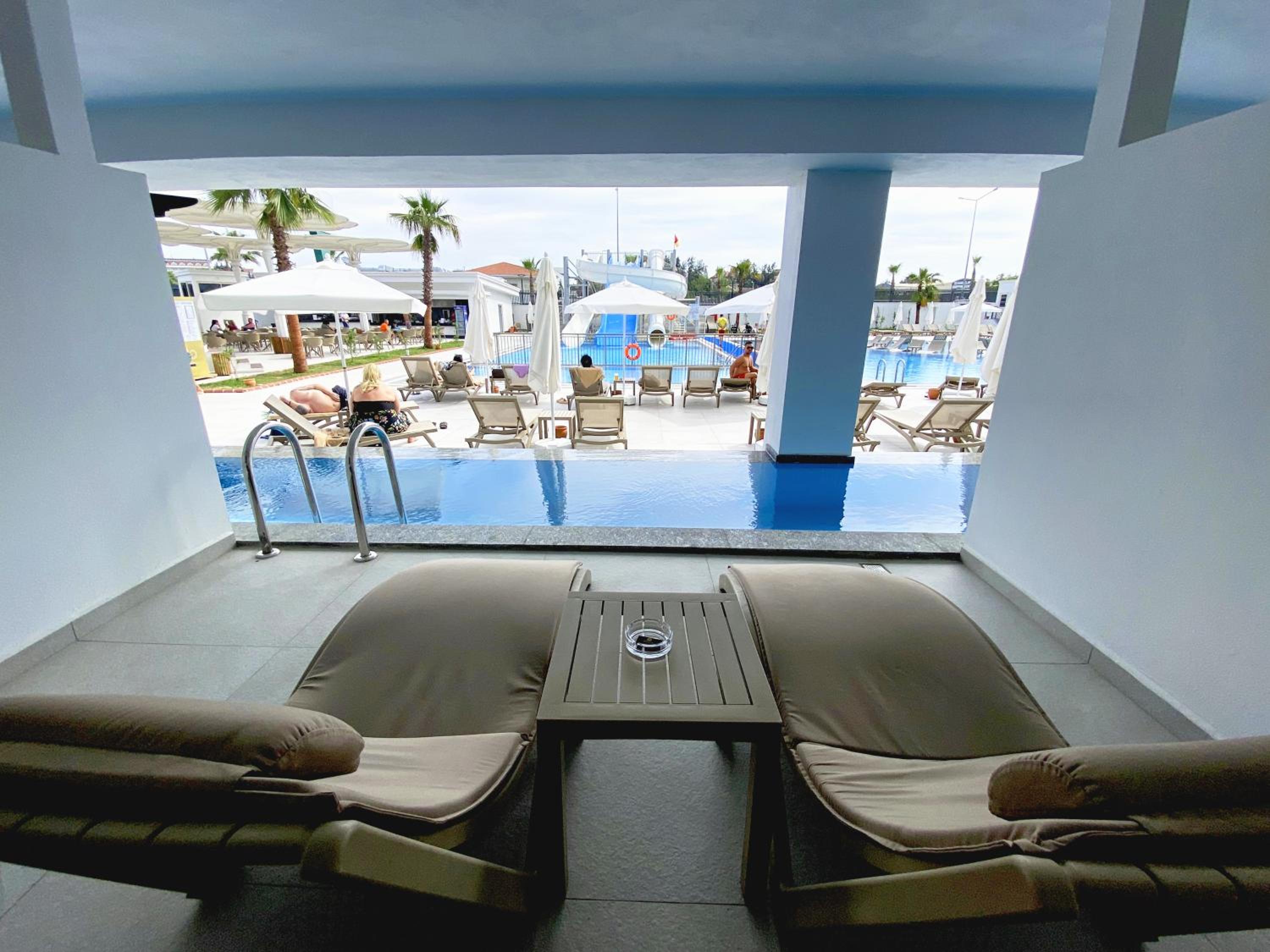 Deluxe Double Room with Pool Access