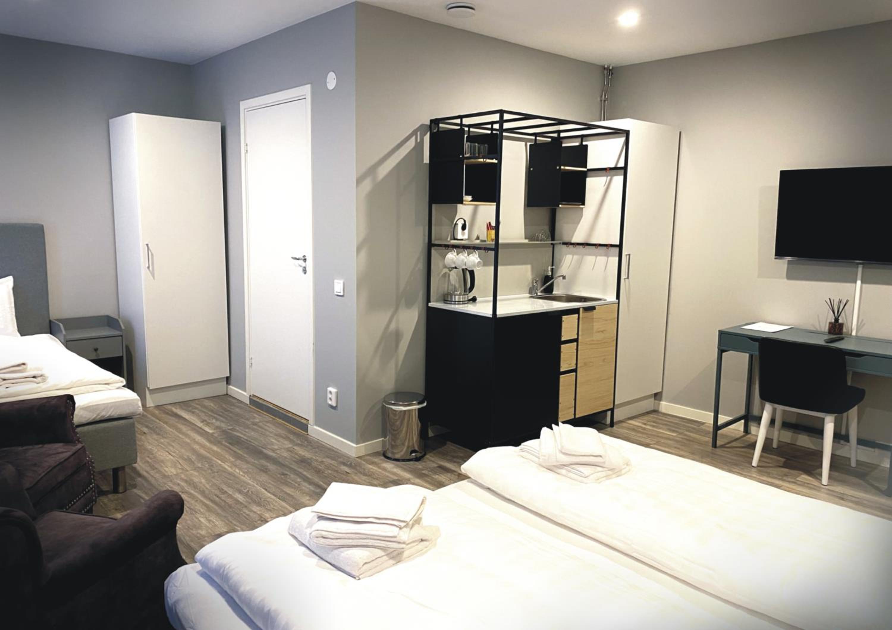 Standard Family Room - Photo 3