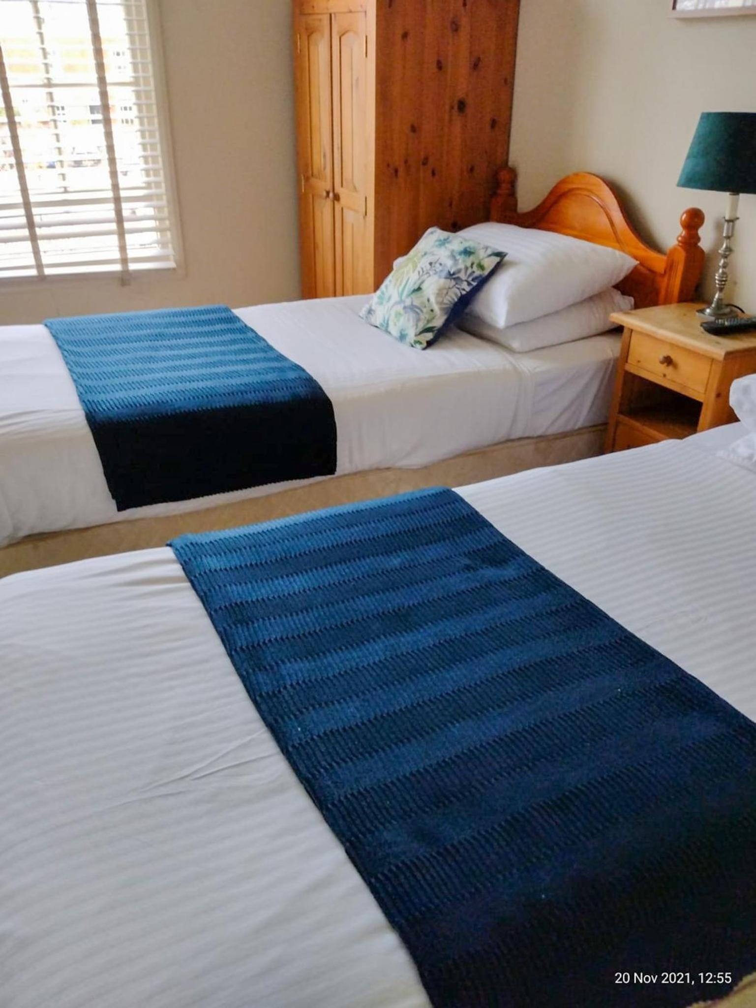 Twin Room With Shared Bathroom photo 3
