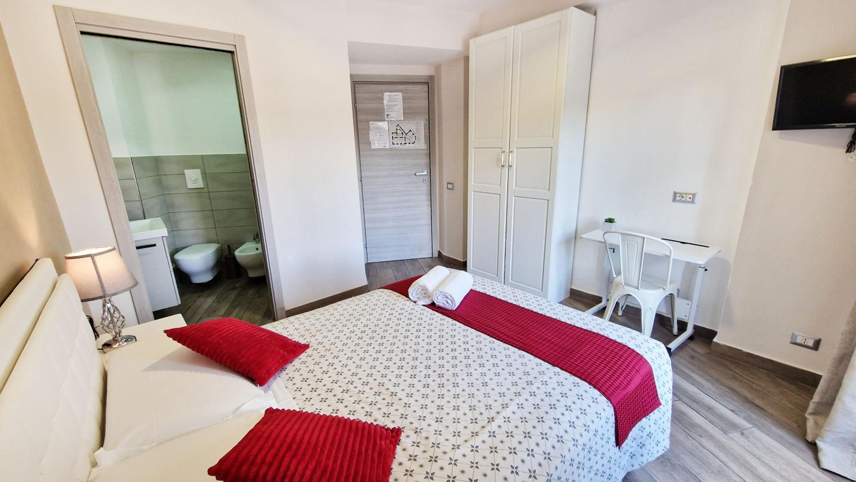 Double Room with Private Bathroom photo 3