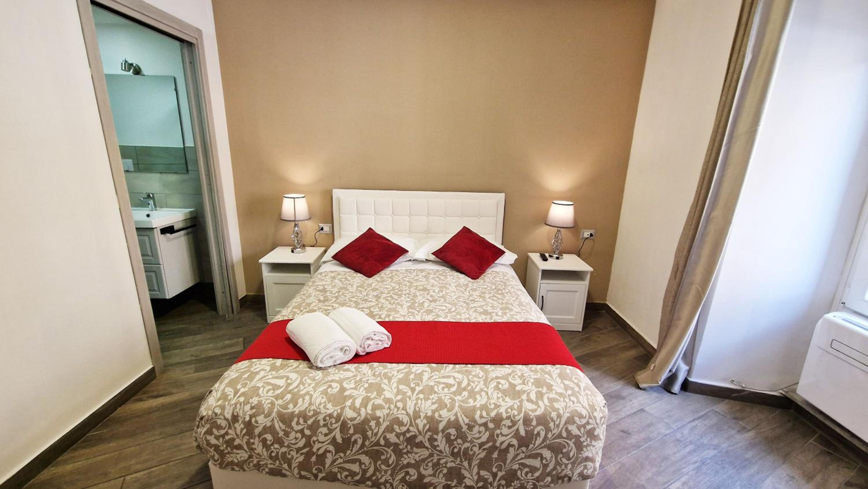 Queen Room photo 3