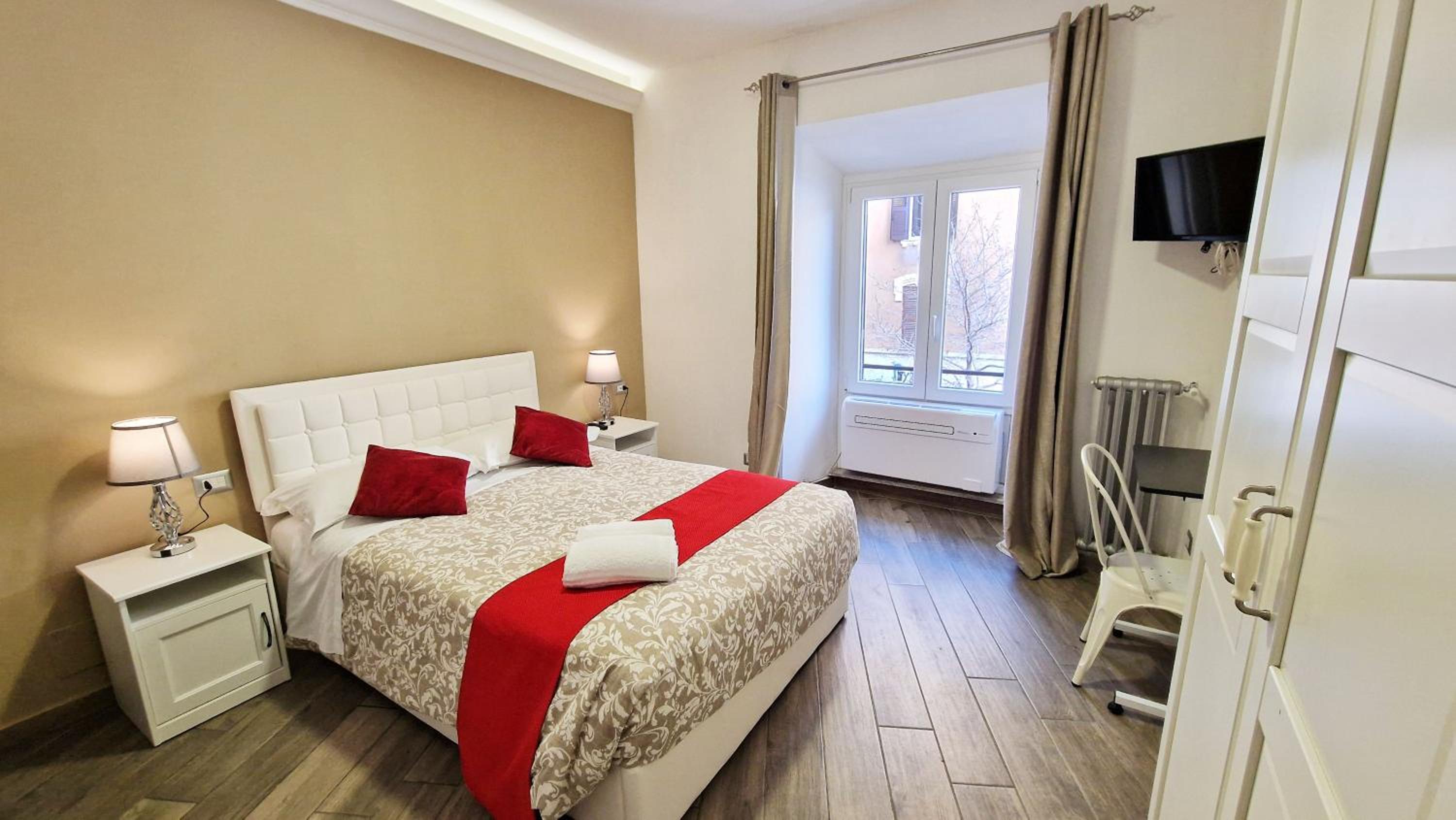 Queen Room photo 1