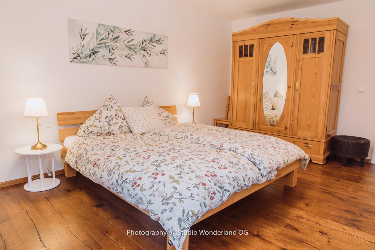 Three-Bedroom House photo 3