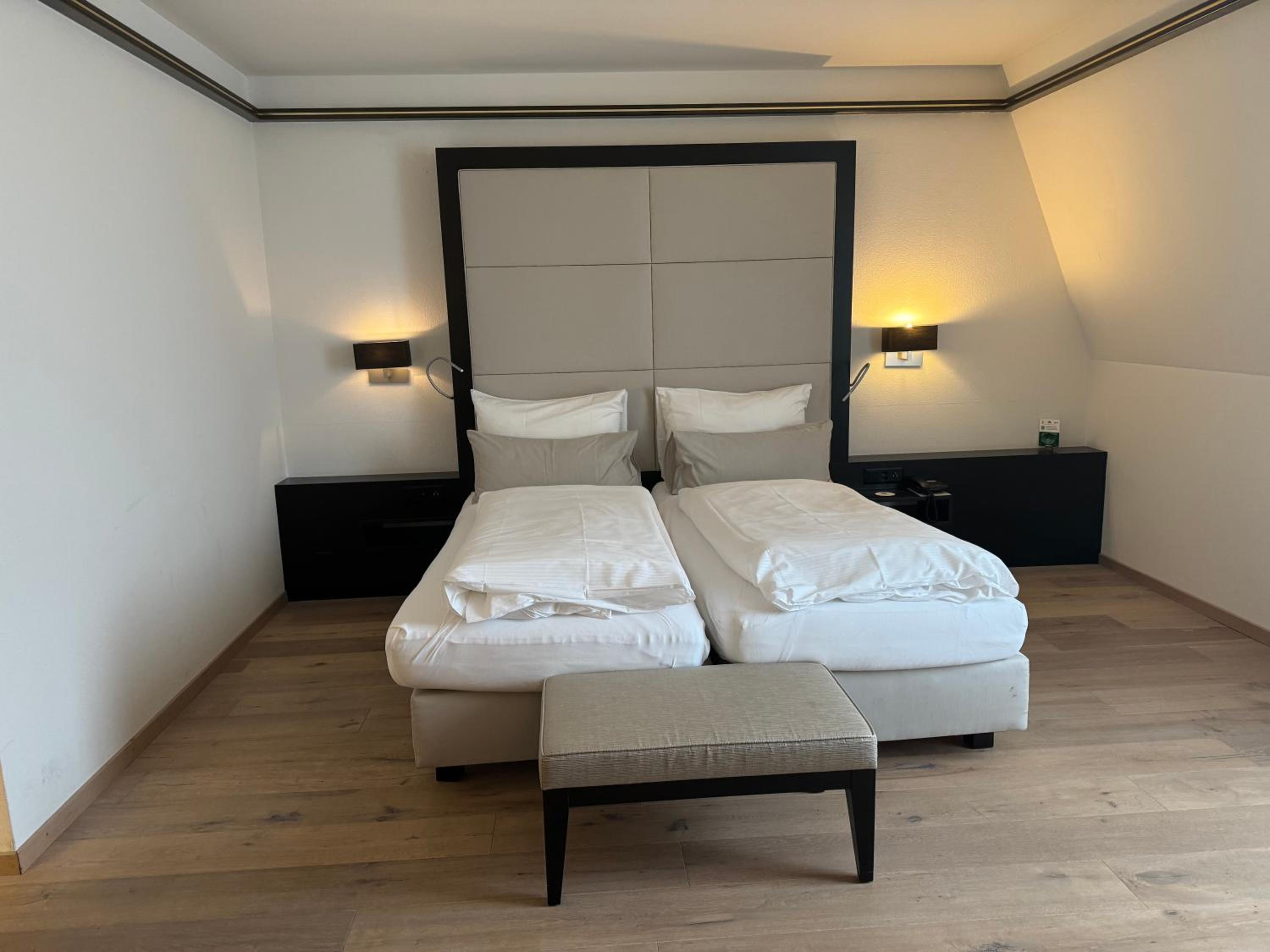 Economy Twin Room thumbnail 5