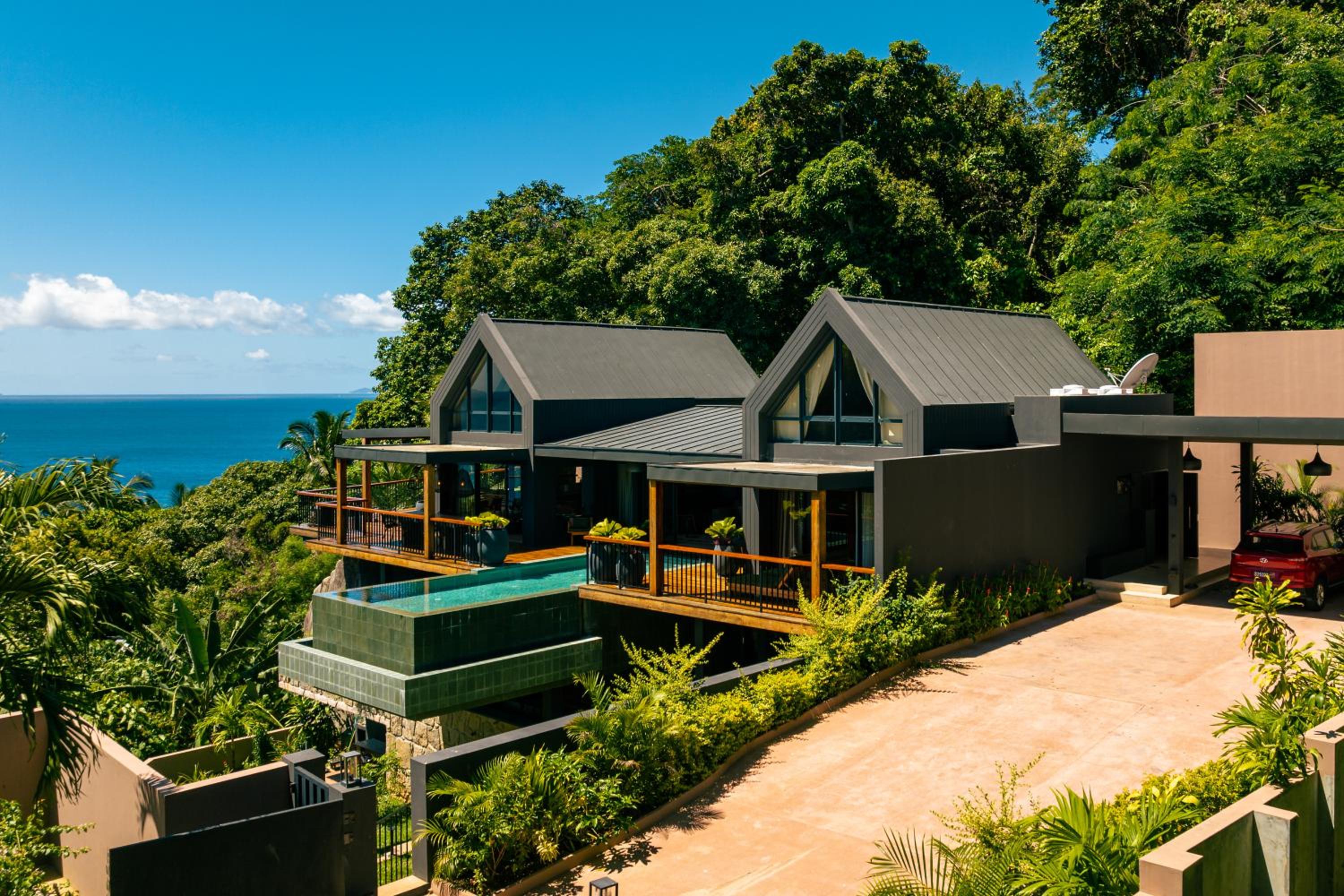 Villa photo 1