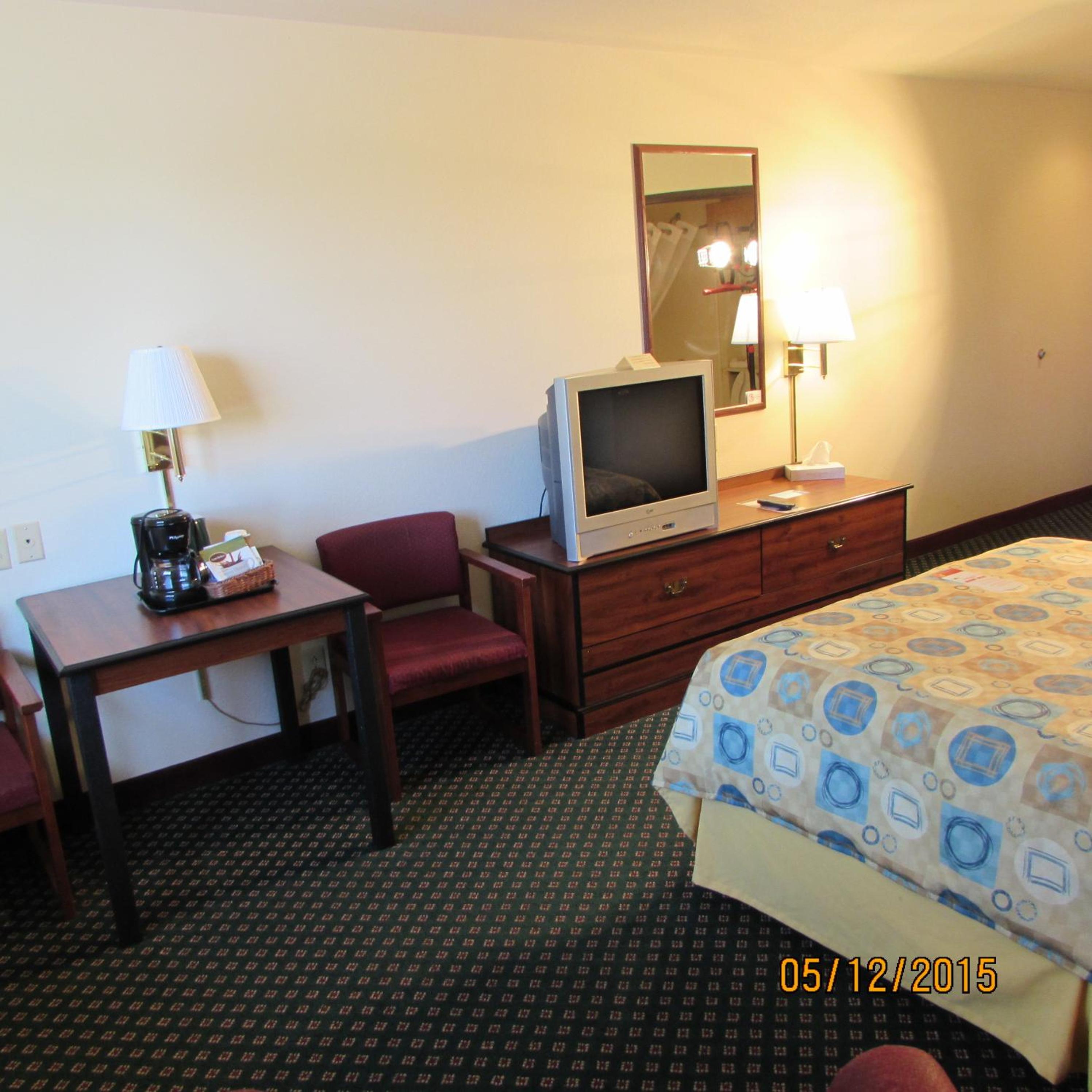 Queen Room - Mobility Access/Non-Smoking photo 3