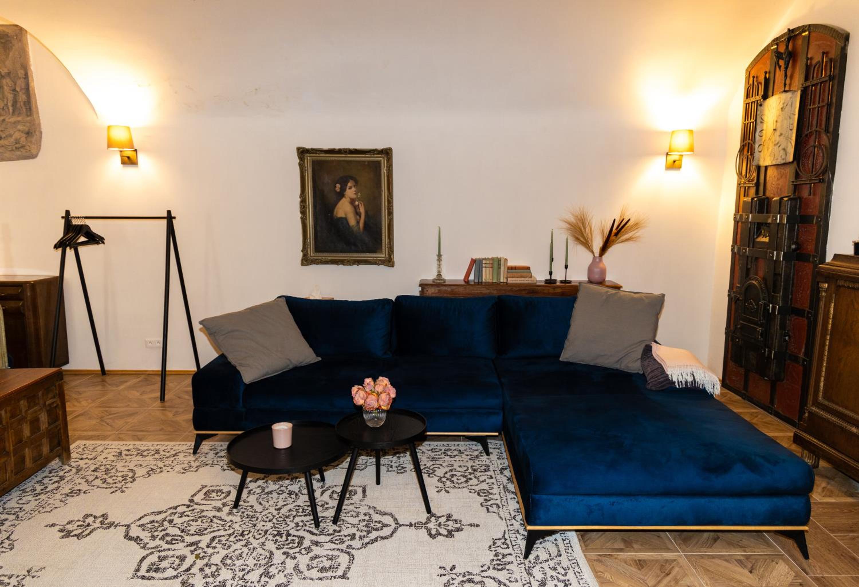 Apartment with Terrace - Photo 5