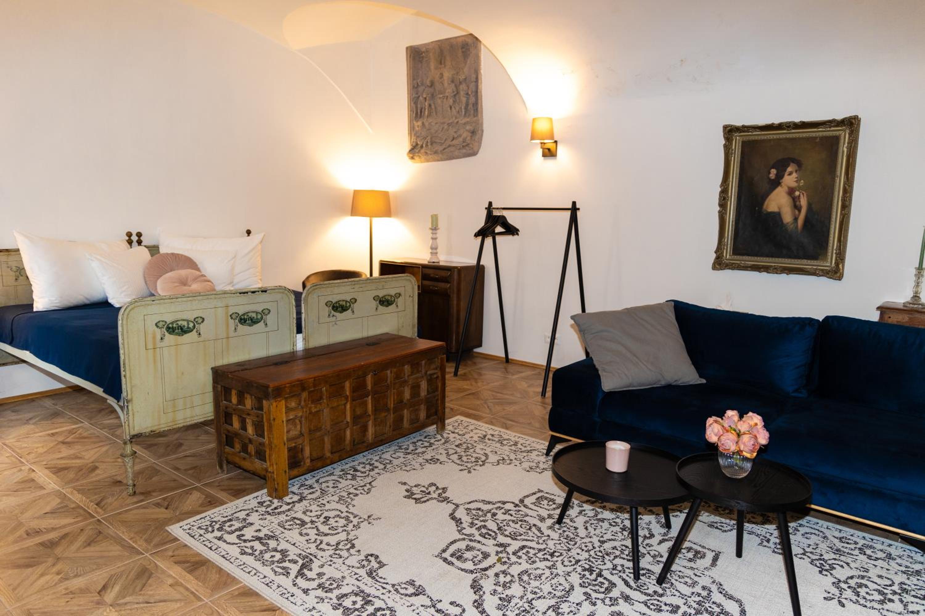 Apartment with Terrace - Photo 7