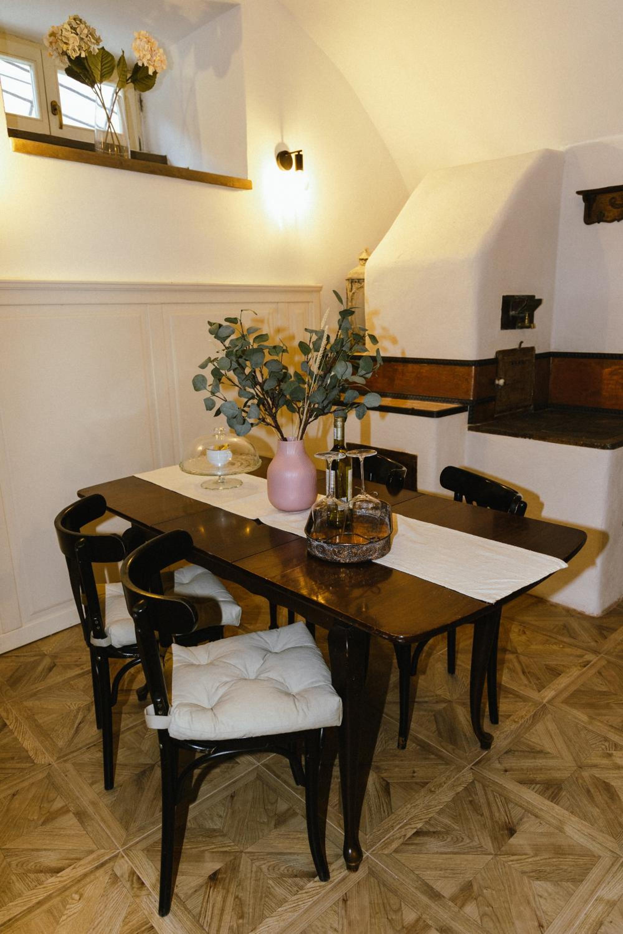 Apartment with Terrace - Photo 10