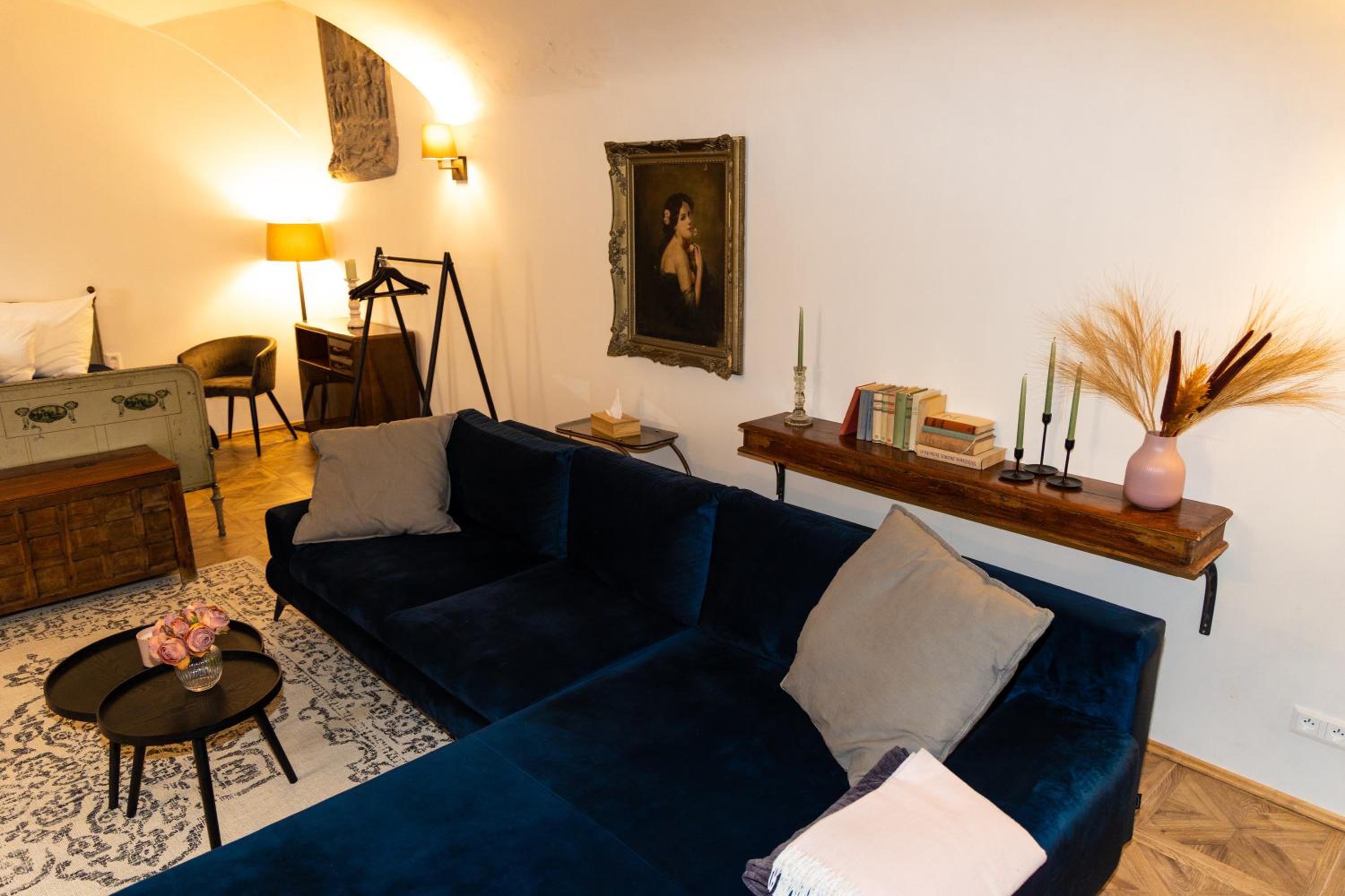 Apartment with Terrace - Photo 4