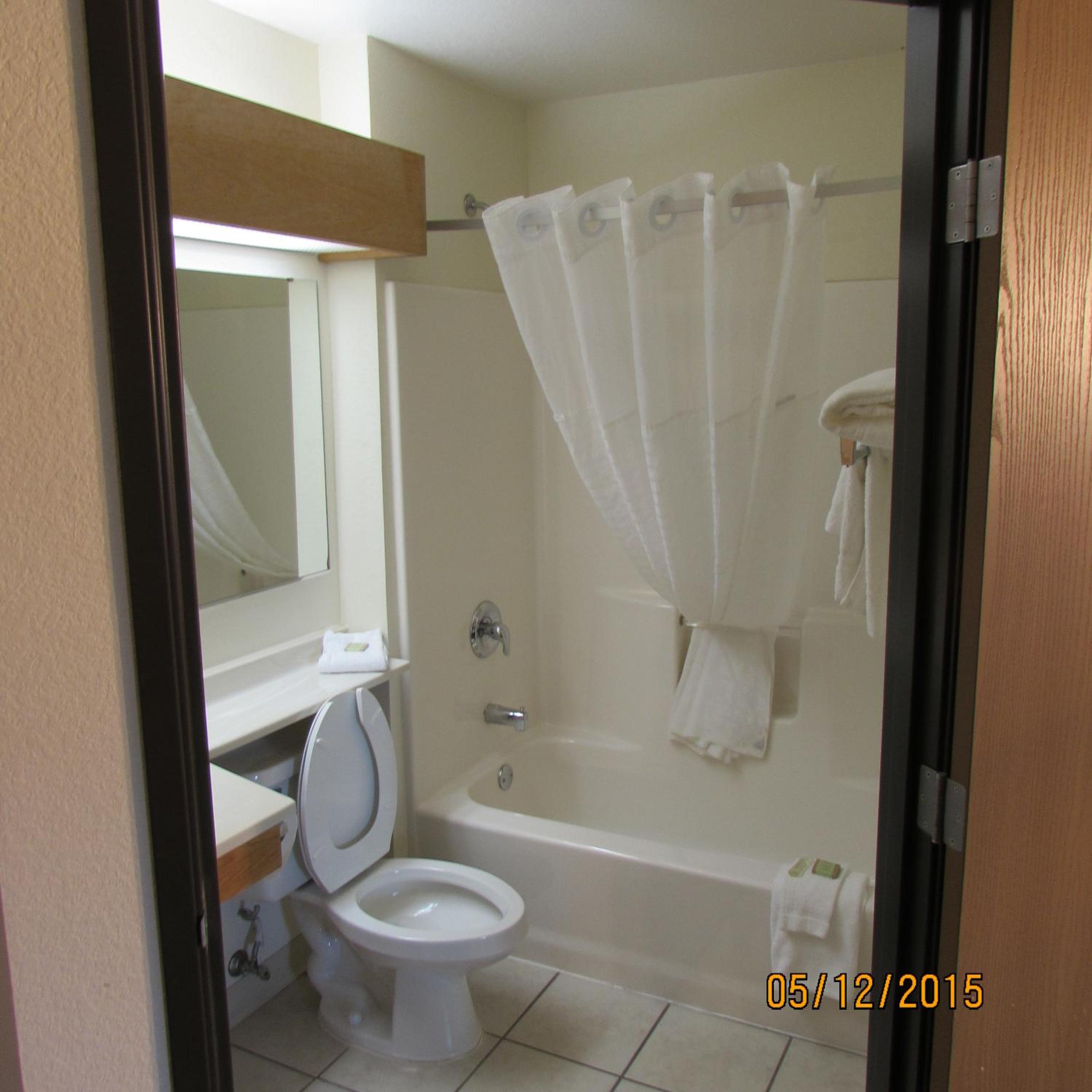 Deluxe King Studio Suite - Non-Smoking photo 2