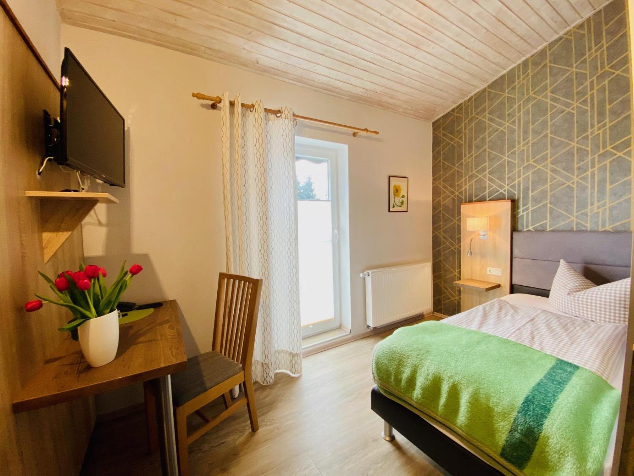 Single Room photo 1
