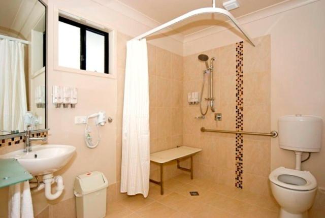 Triple Room - Disability Access - Photo 2