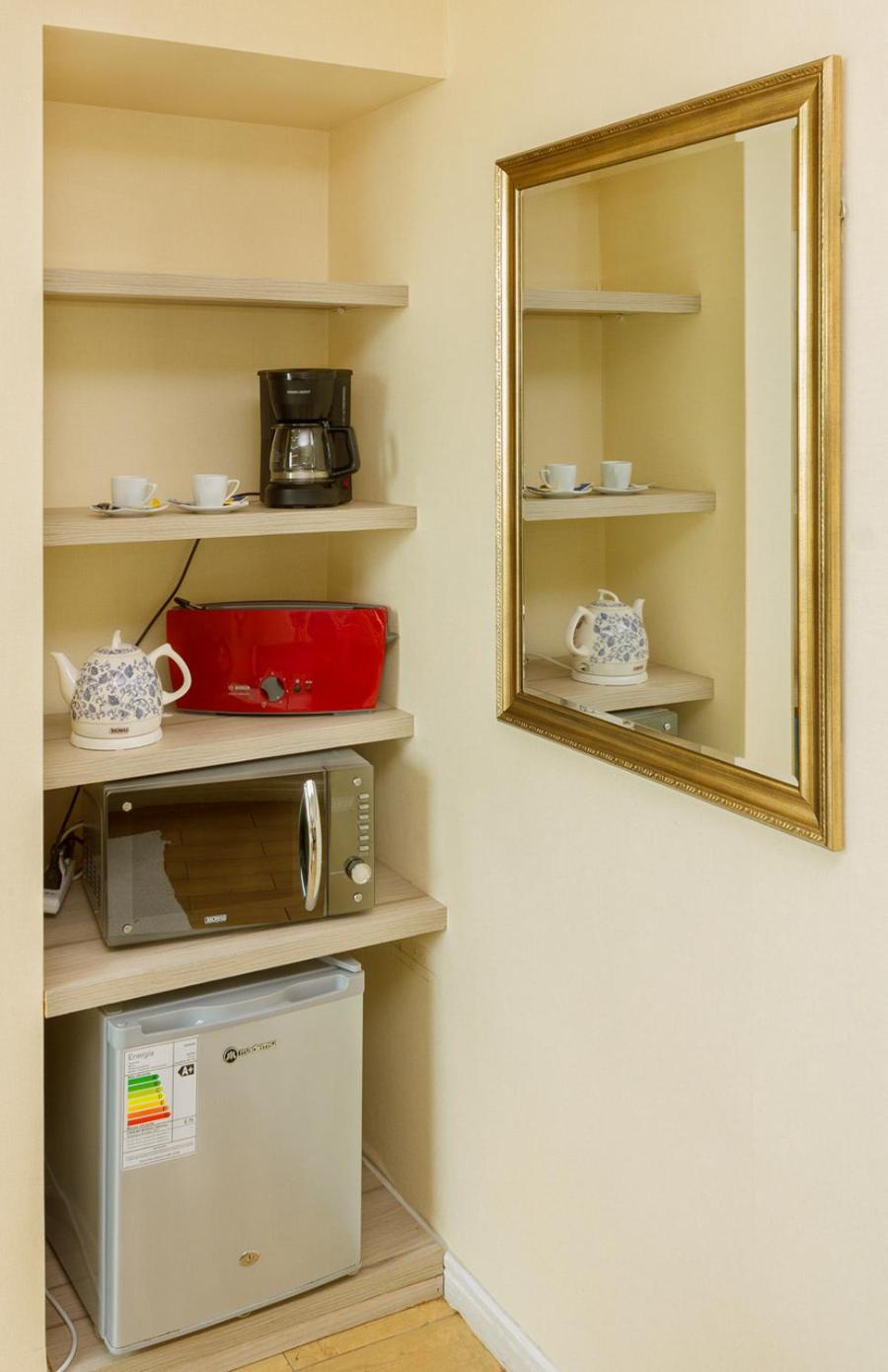 Twin Room with Private Bathroom photo 3