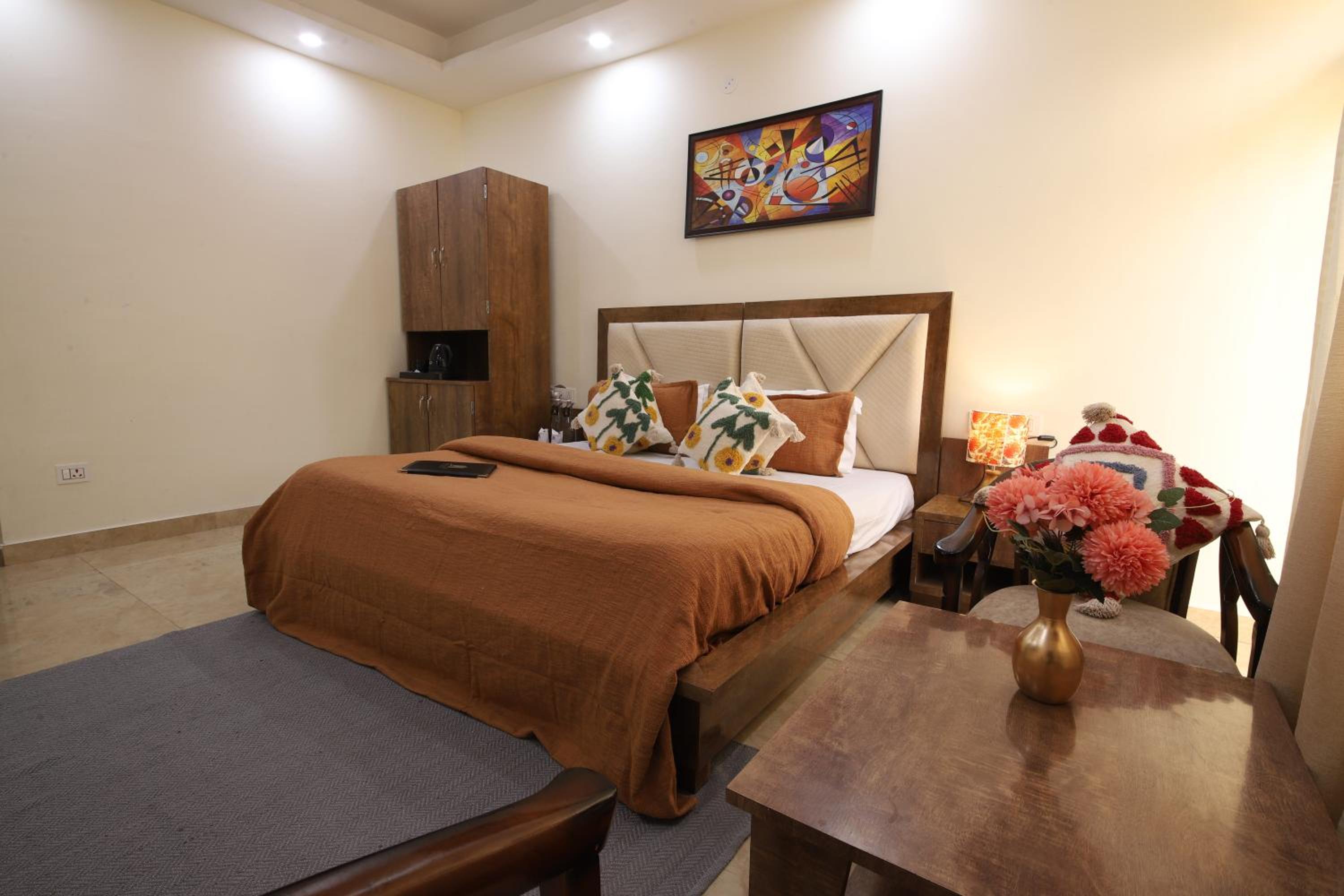 Deluxe Double Room with Balcony photo 3