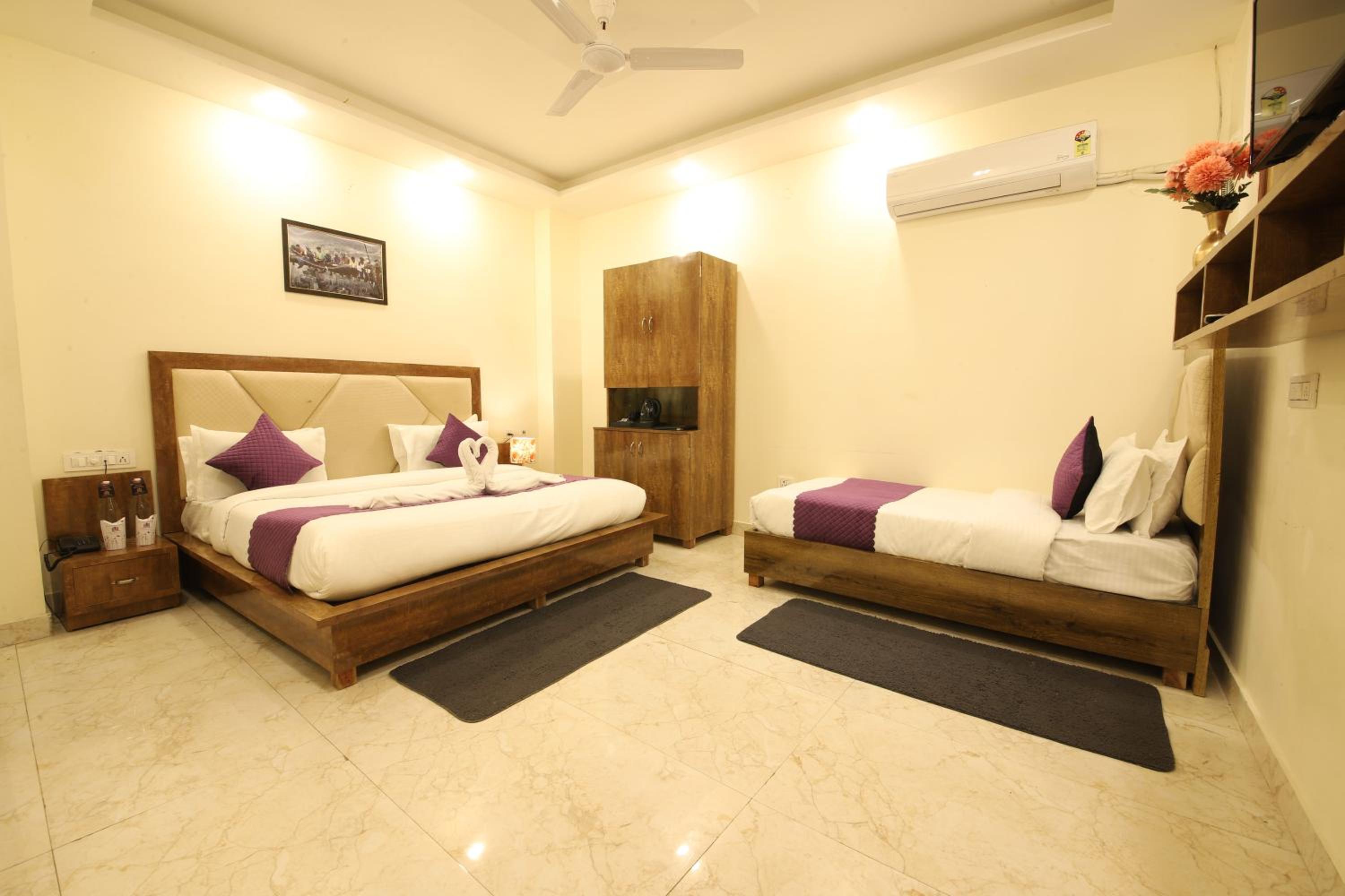 Deluxe Family Room photo 1