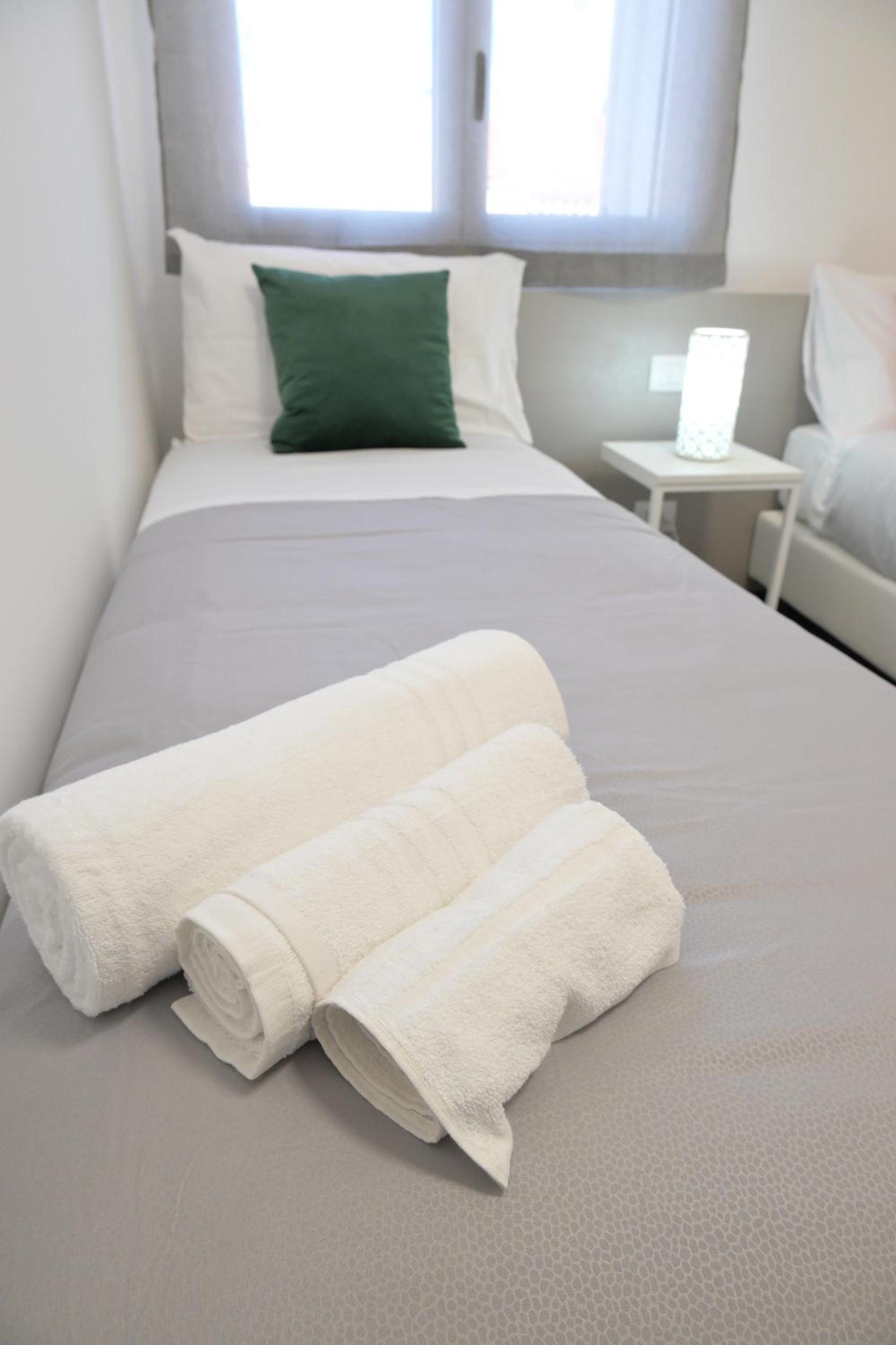 Quadruple Room with Private Bathroom photo 3