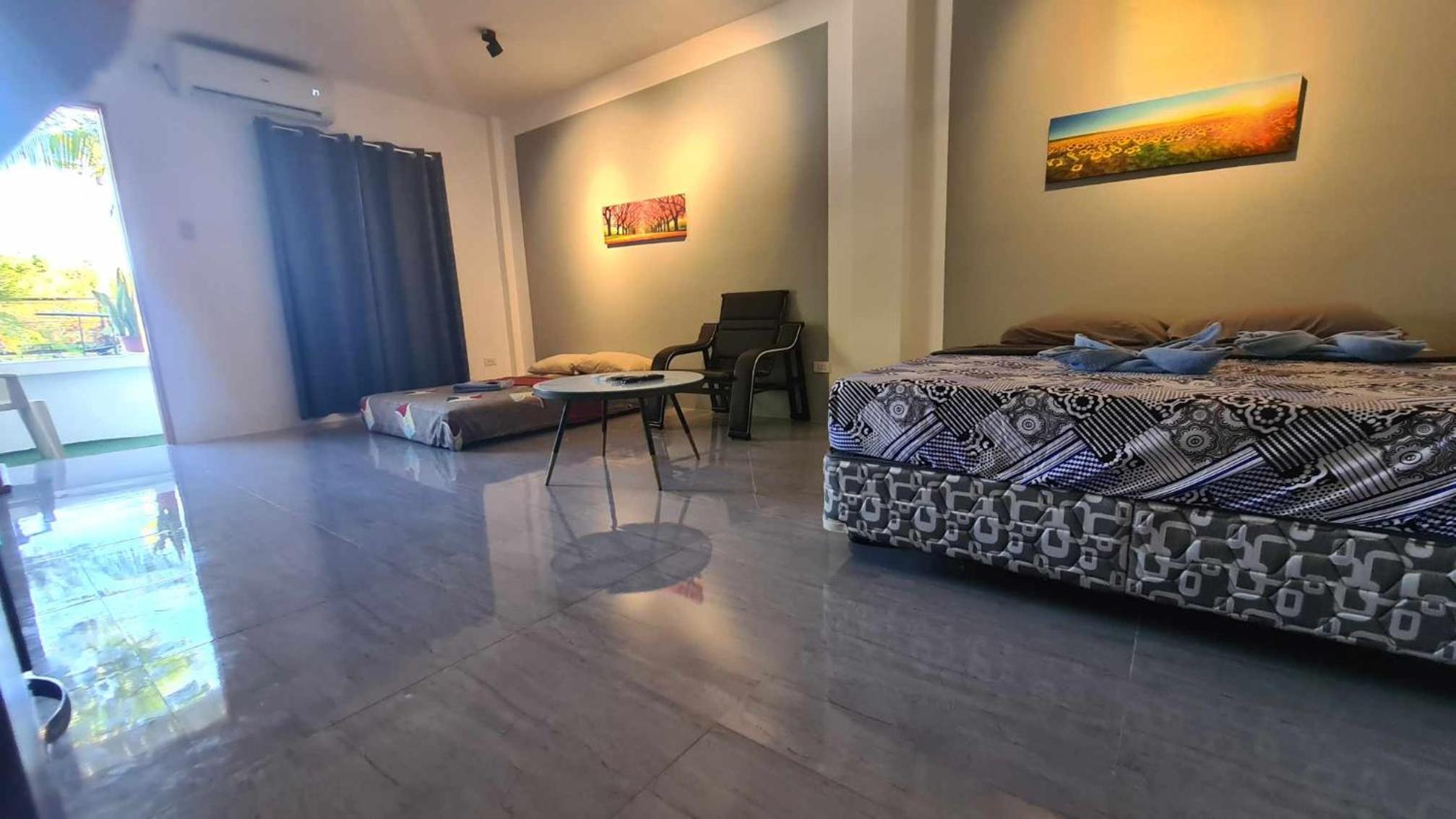 Family Room with Balcony photo 2