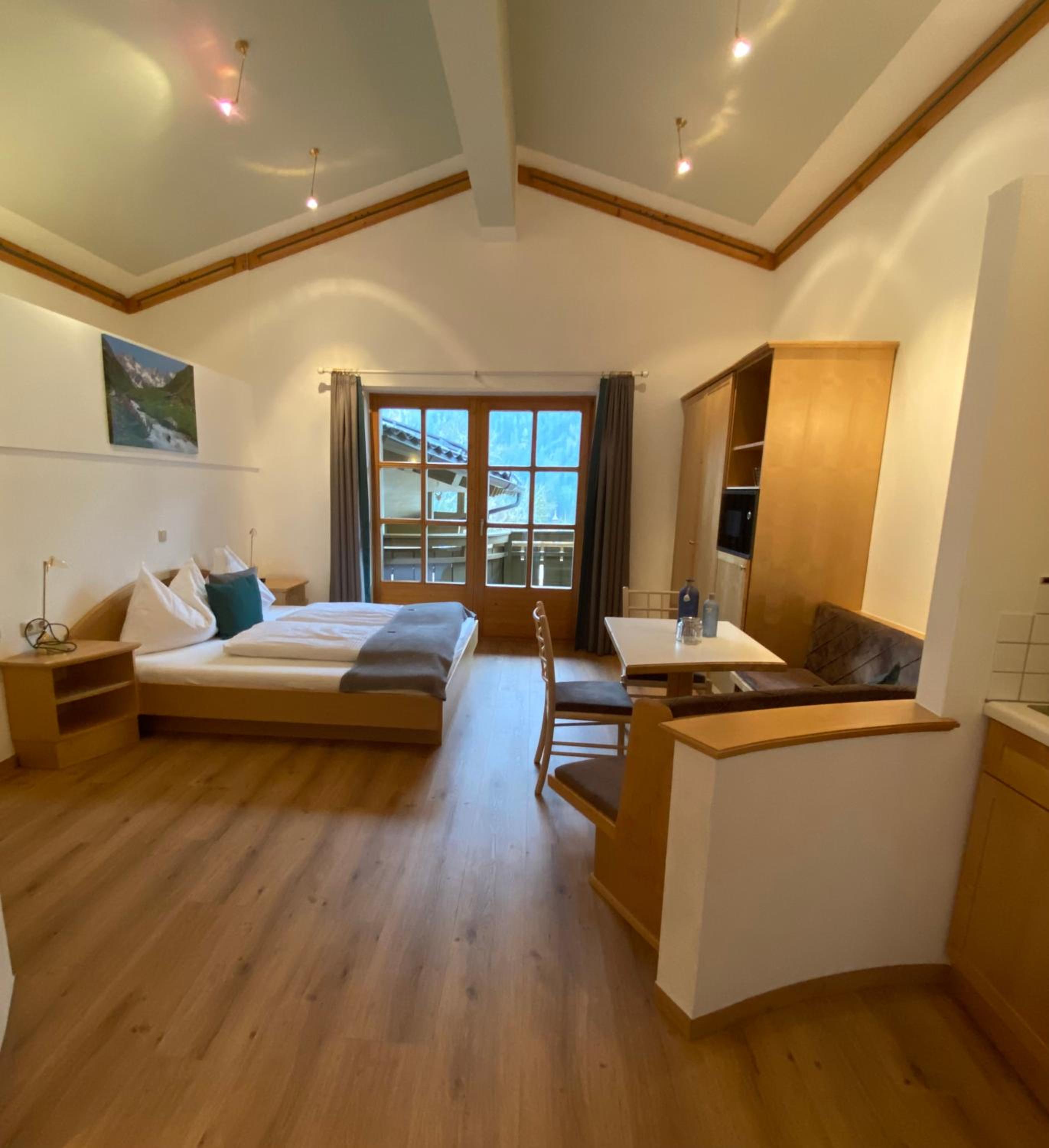 Deluxe Apartment photo 1