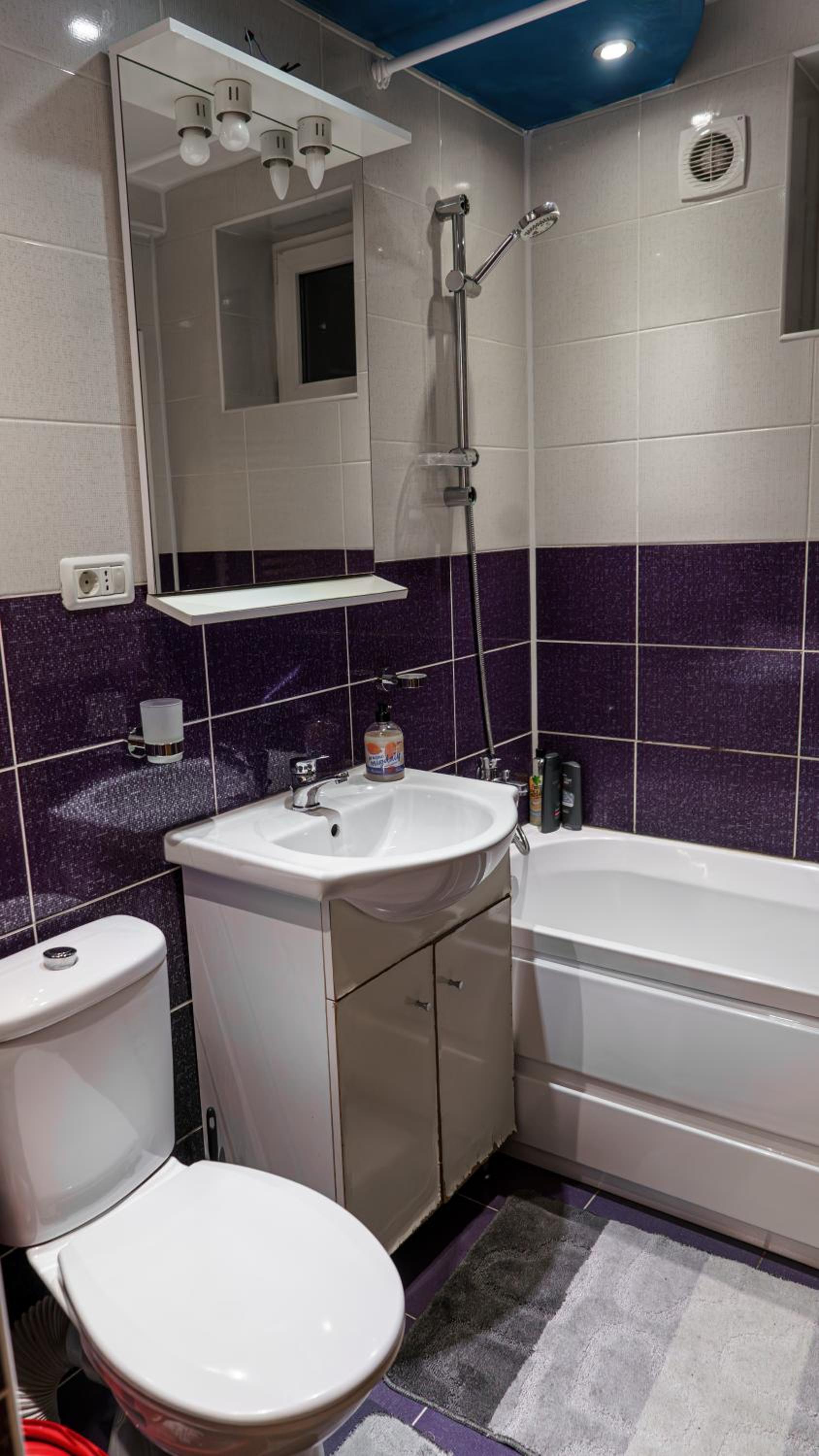 Two-Bedroom Apartment - Photo 3