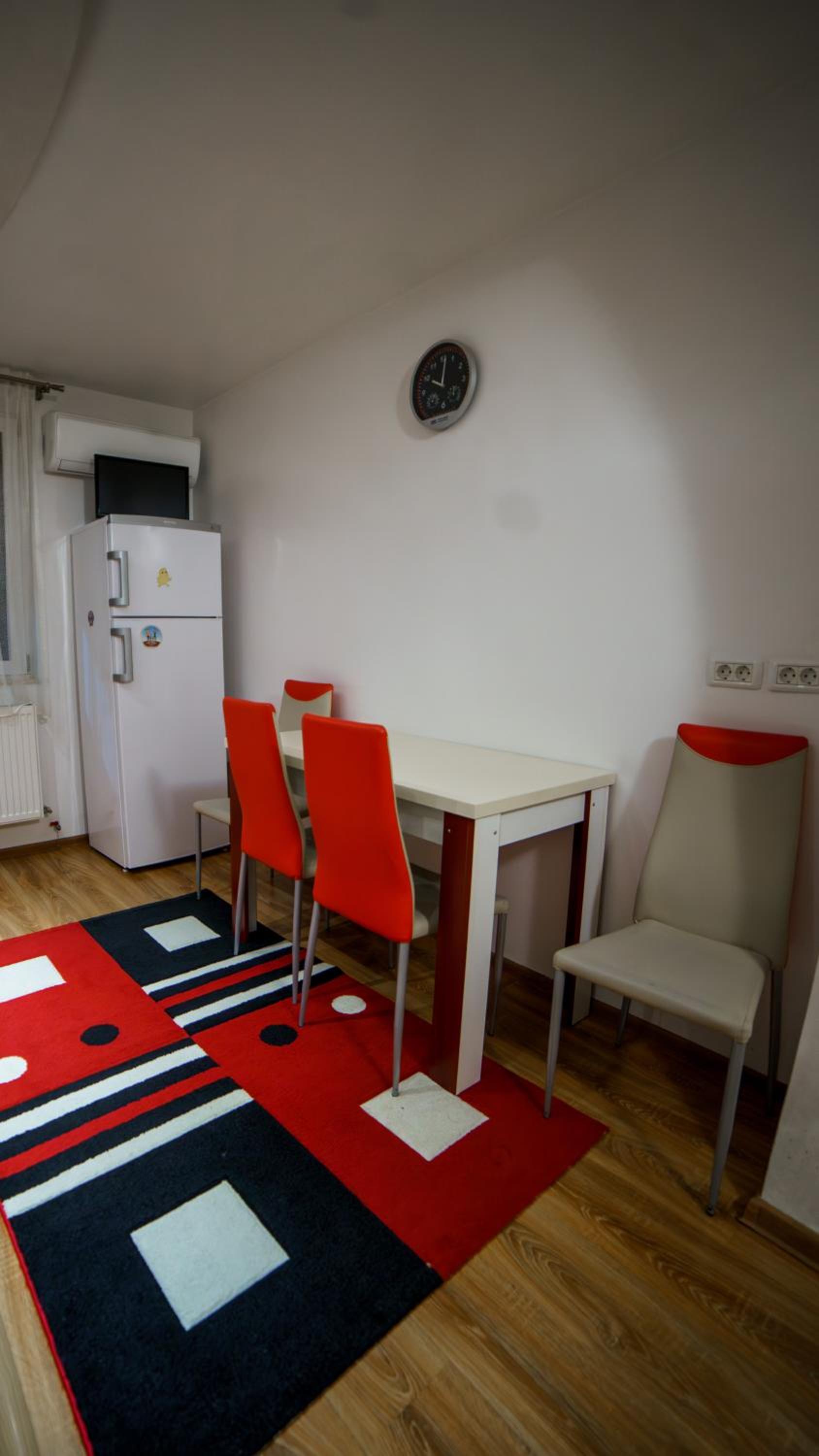Two-Bedroom Apartment - Photo 6
