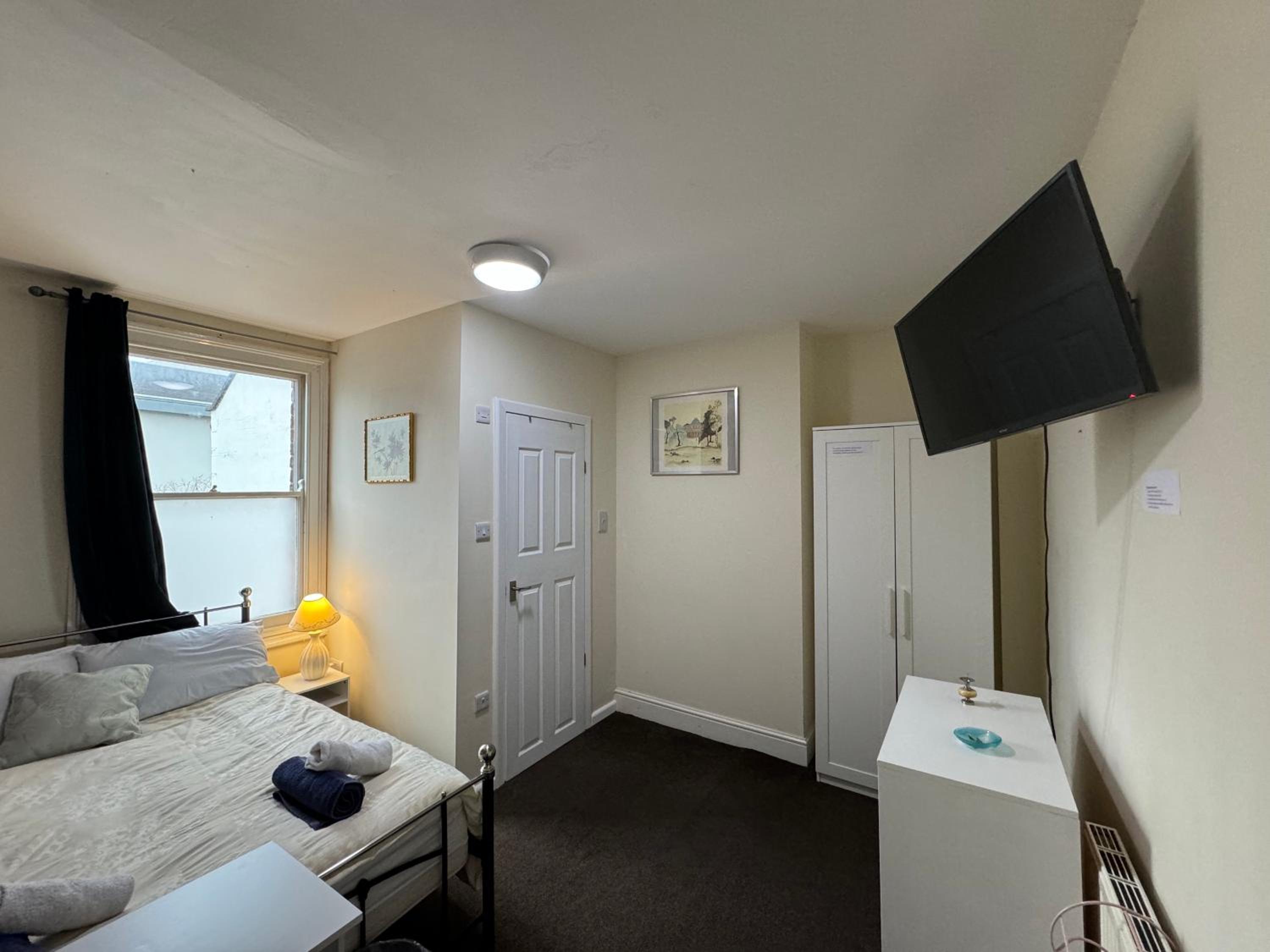 Double Room with Private Bathroom photo 1