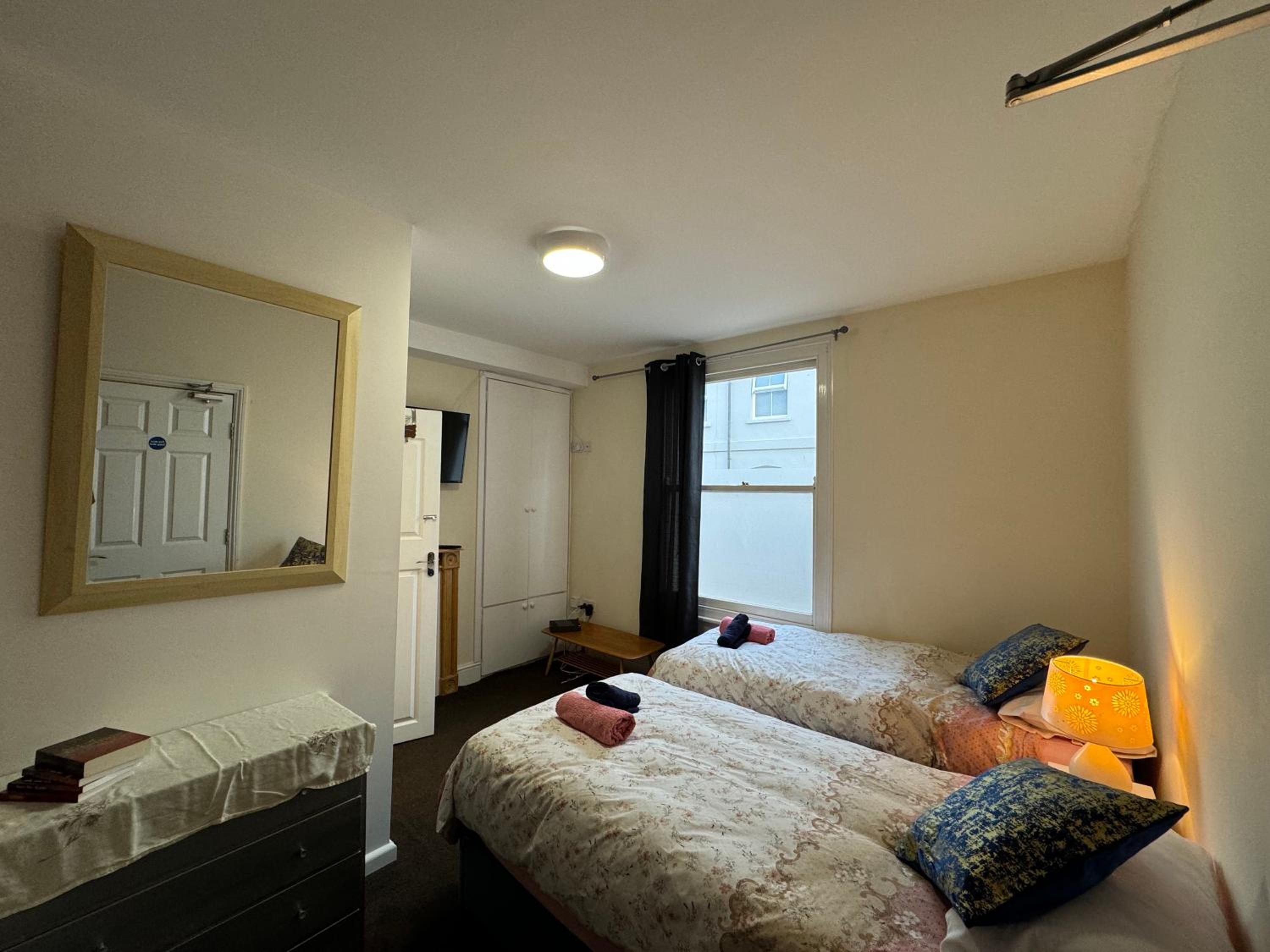 Double or Twin Room with Private Bathroom photo 1
